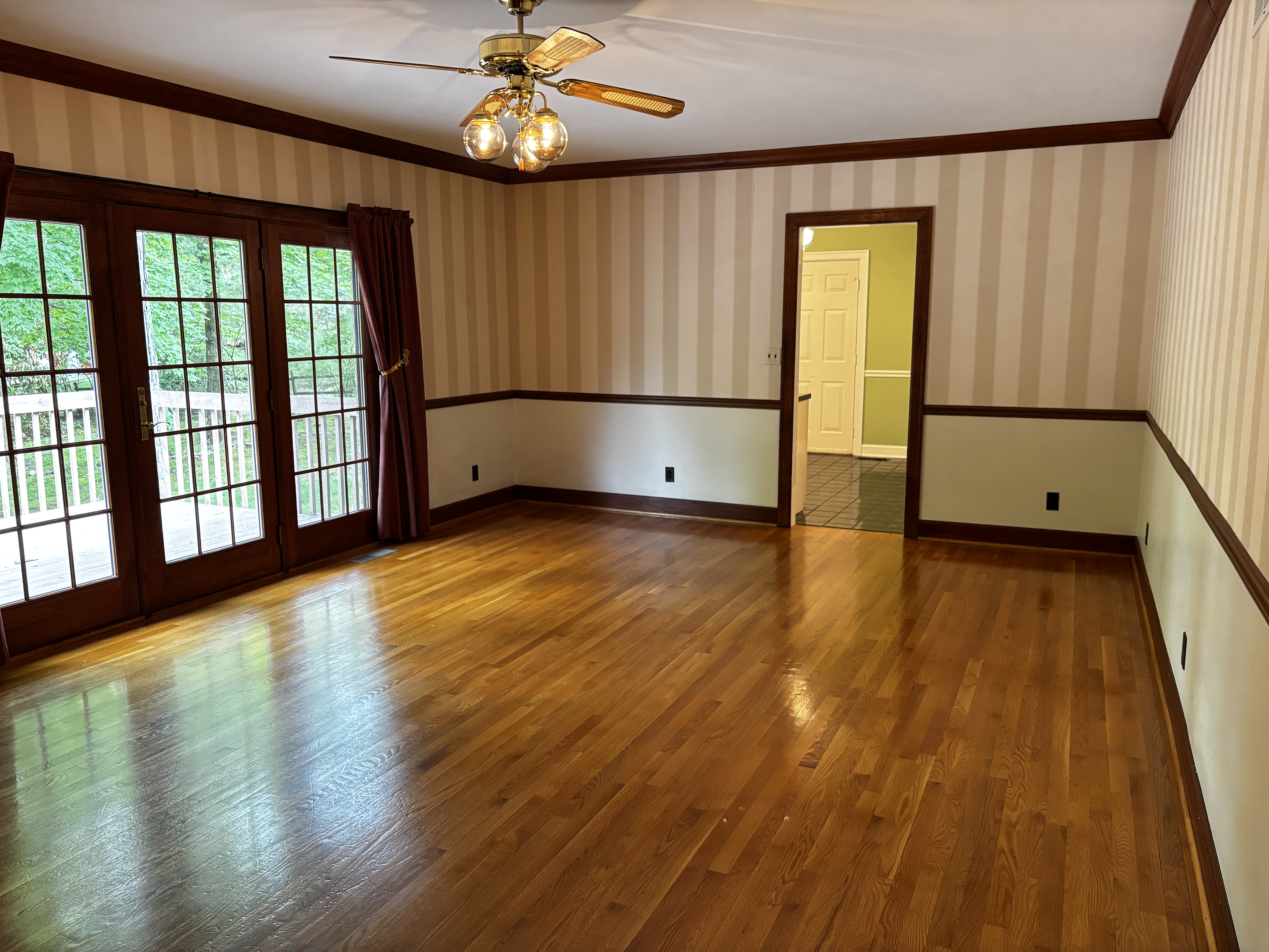 Frankfort, Kentucky, 40601, United States, 3 Bedrooms Bedrooms, ,3 BathroomsBathrooms,Residential,For Sale,2049157
