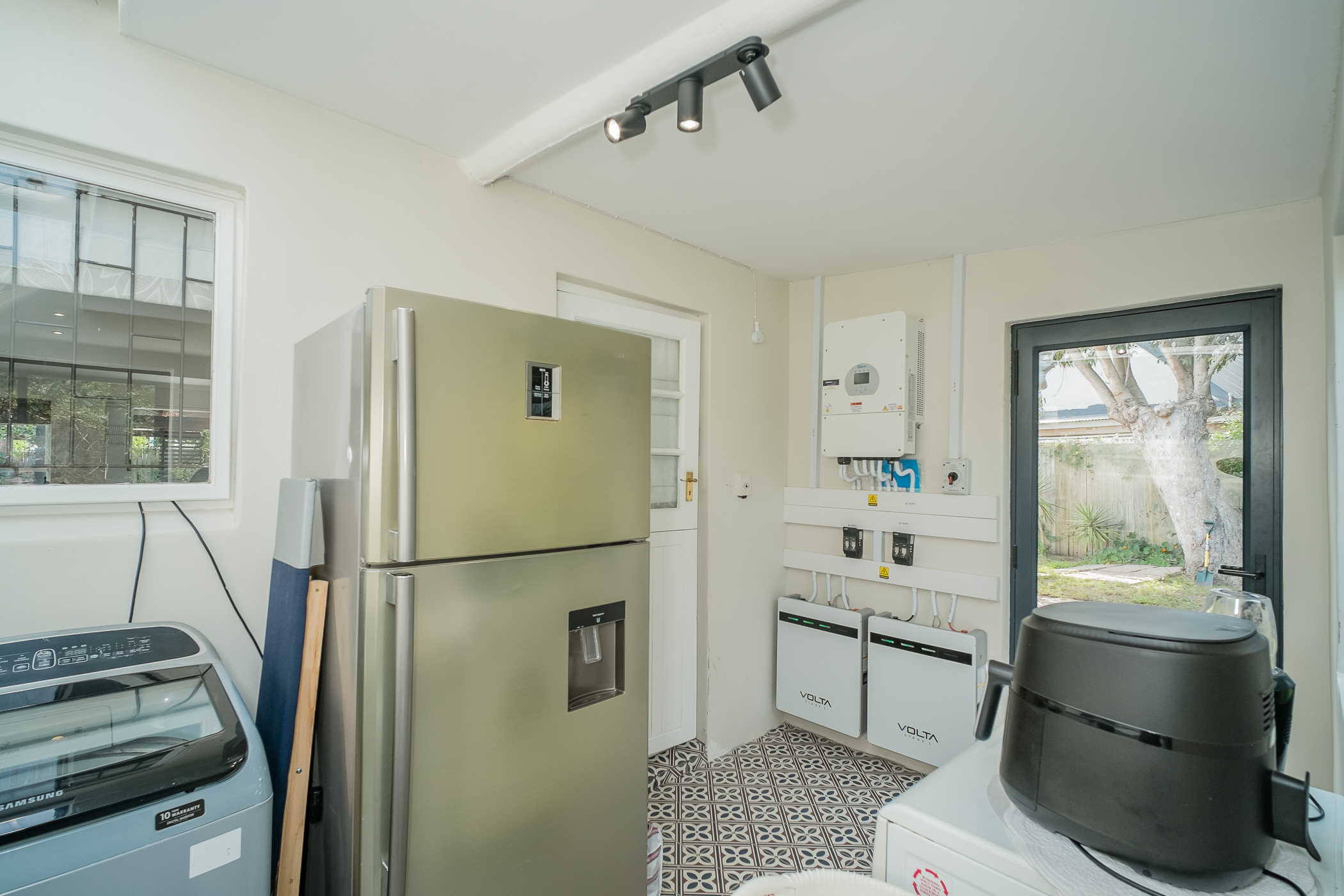  COASTAL LIVING IN THE HEART OF IMHOFF