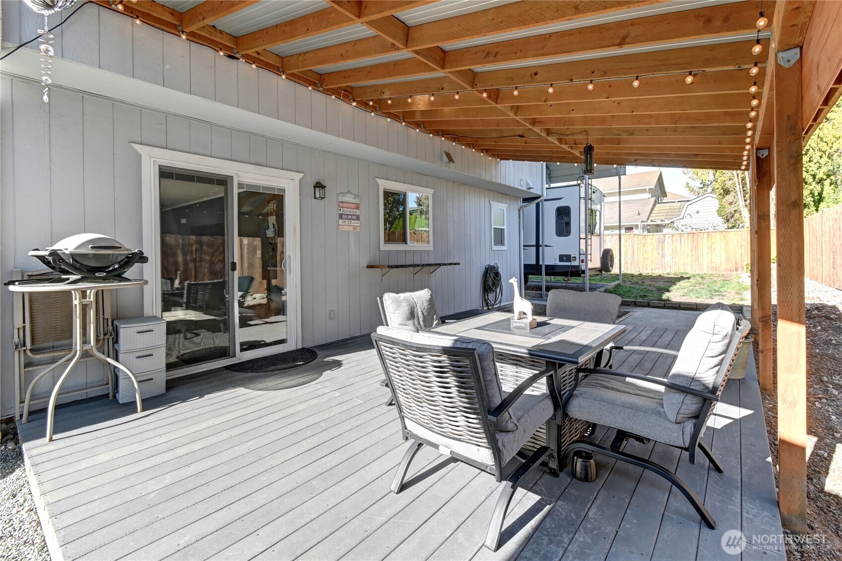 Everett, Washington, 98204, United States, 3 Bedrooms Bedrooms, ,3 BathroomsBathrooms,Residential,For Sale,1964050