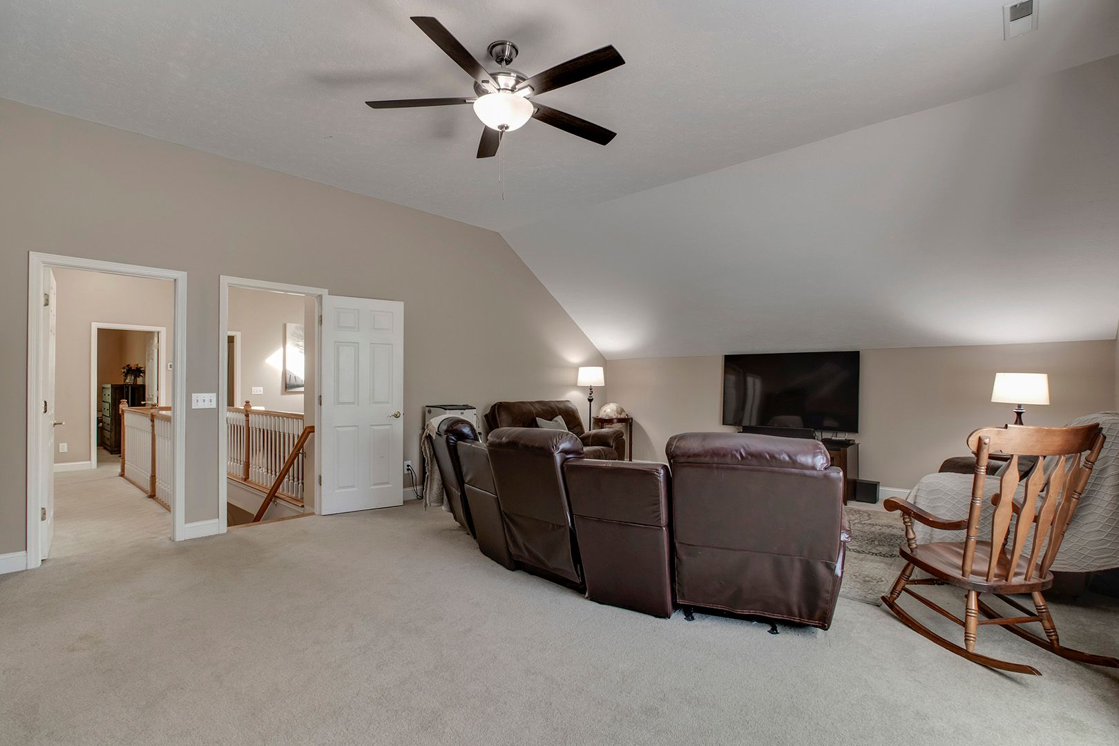 Kingston, Tennessee, 37763, United States, 5 Bedrooms Bedrooms, ,5 BathroomsBathrooms,Residential,For Sale,2011404