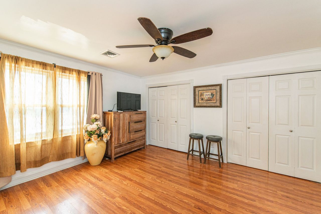 Wood Ridge, New Jersey, 07075, United States, 4 Bedrooms Bedrooms, ,4 BathroomsBathrooms,Residential,For Sale,1978112