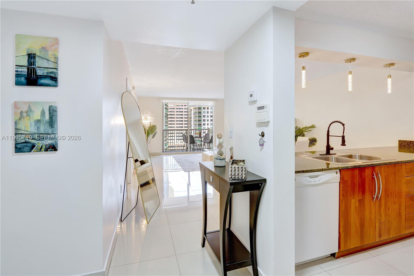 Miami, Florida, 33131, United States, 1 Bedroom Bedrooms, ,1 BathroomBathrooms,Residential,For Sale,2007521