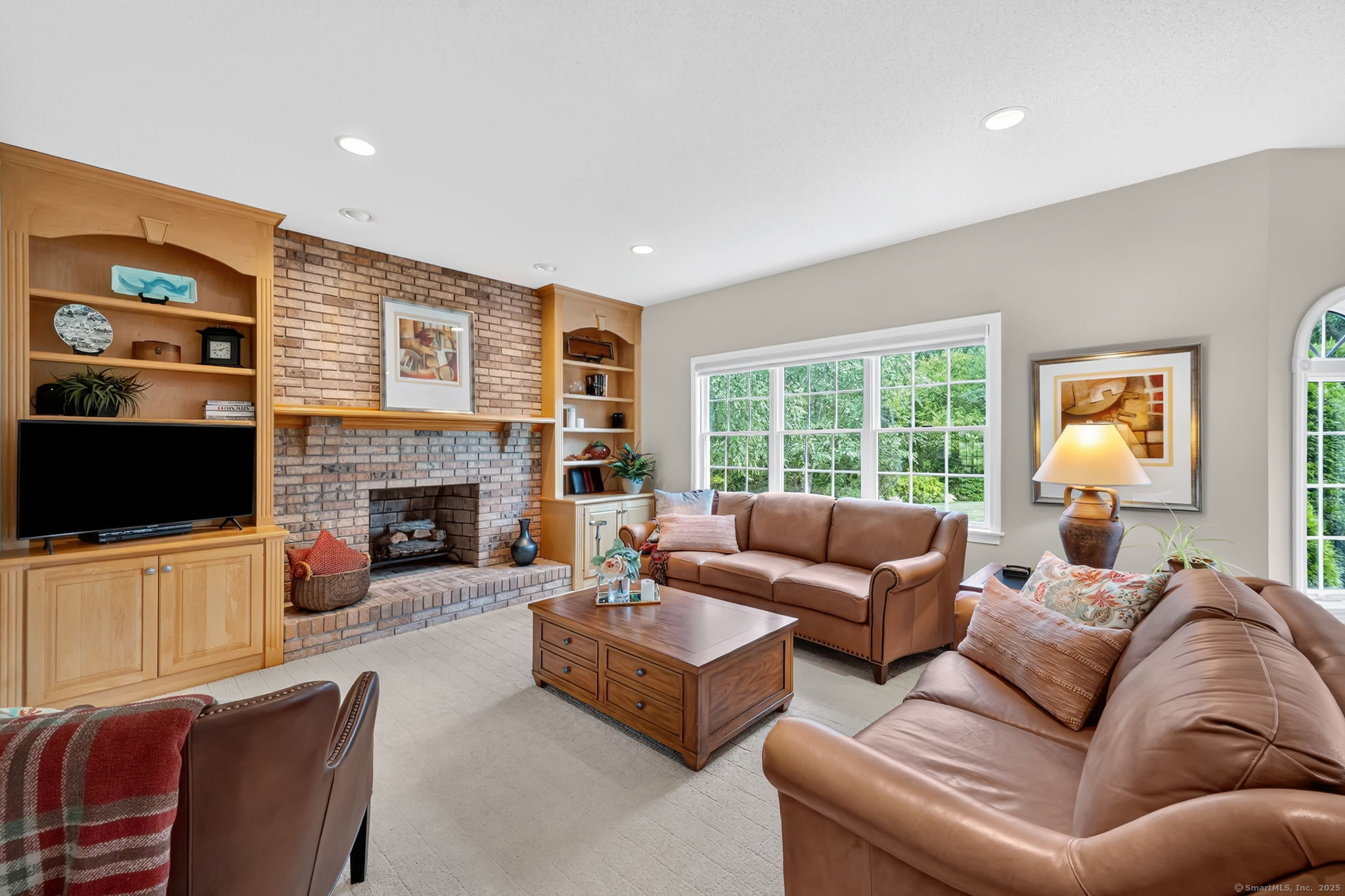 Suffield, Connecticut, 06078, United States, 4 Bedrooms Bedrooms, ,3 BathroomsBathrooms,Residential,For Sale,1927019