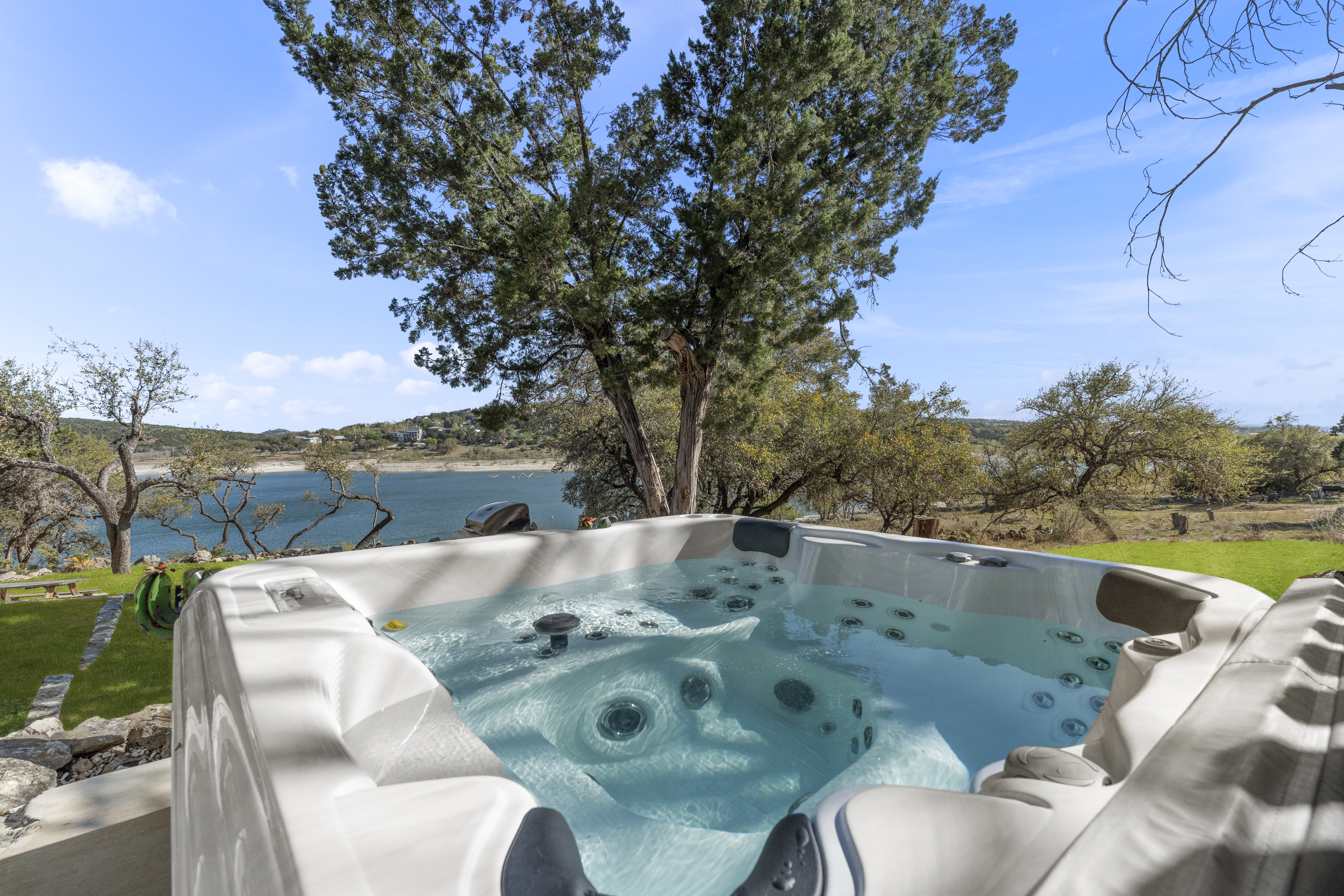  Prime Lakefront Living with Stunning Views - 物件實景