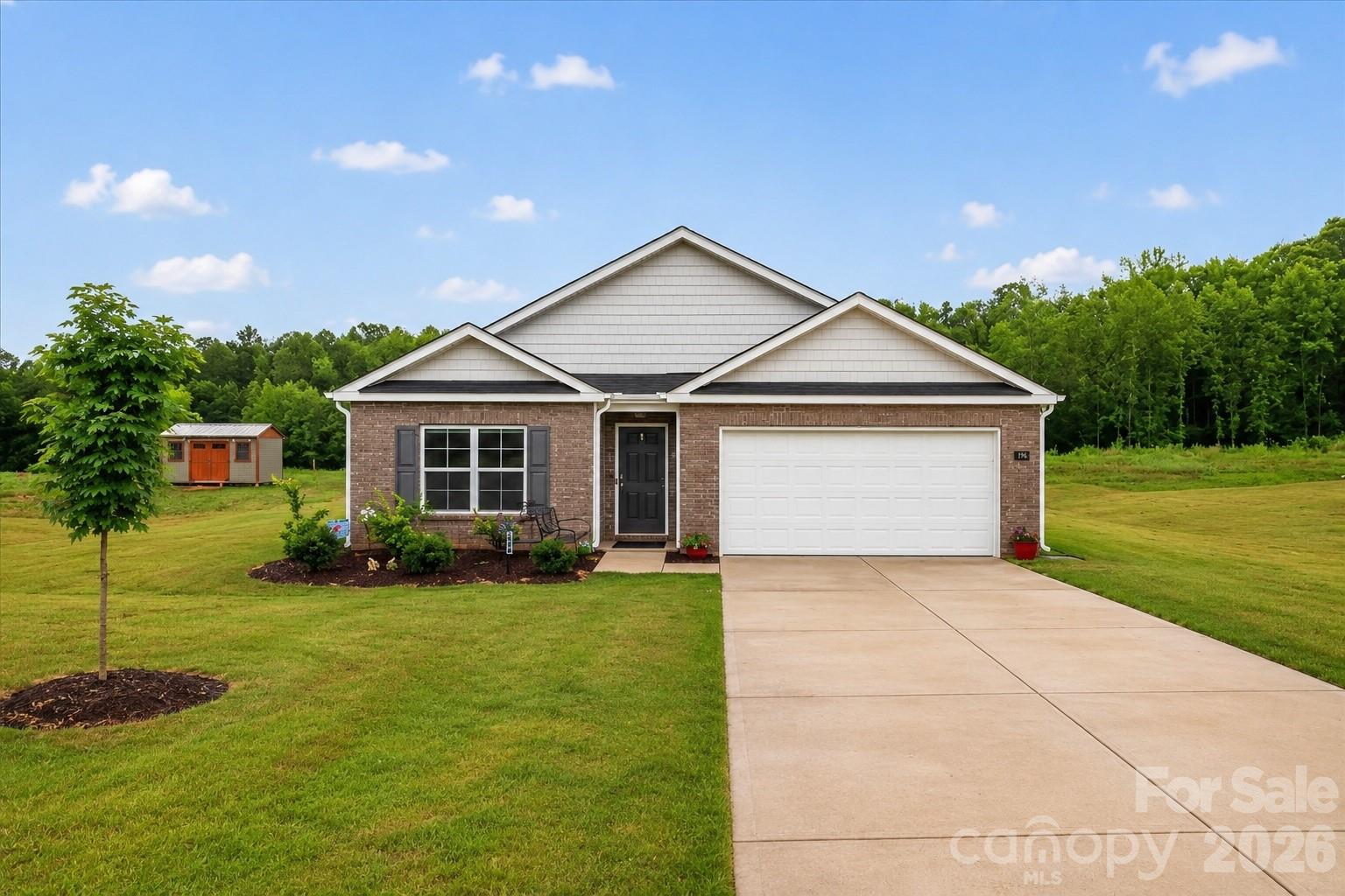 Beebop Ln, Lexington, NC 27295