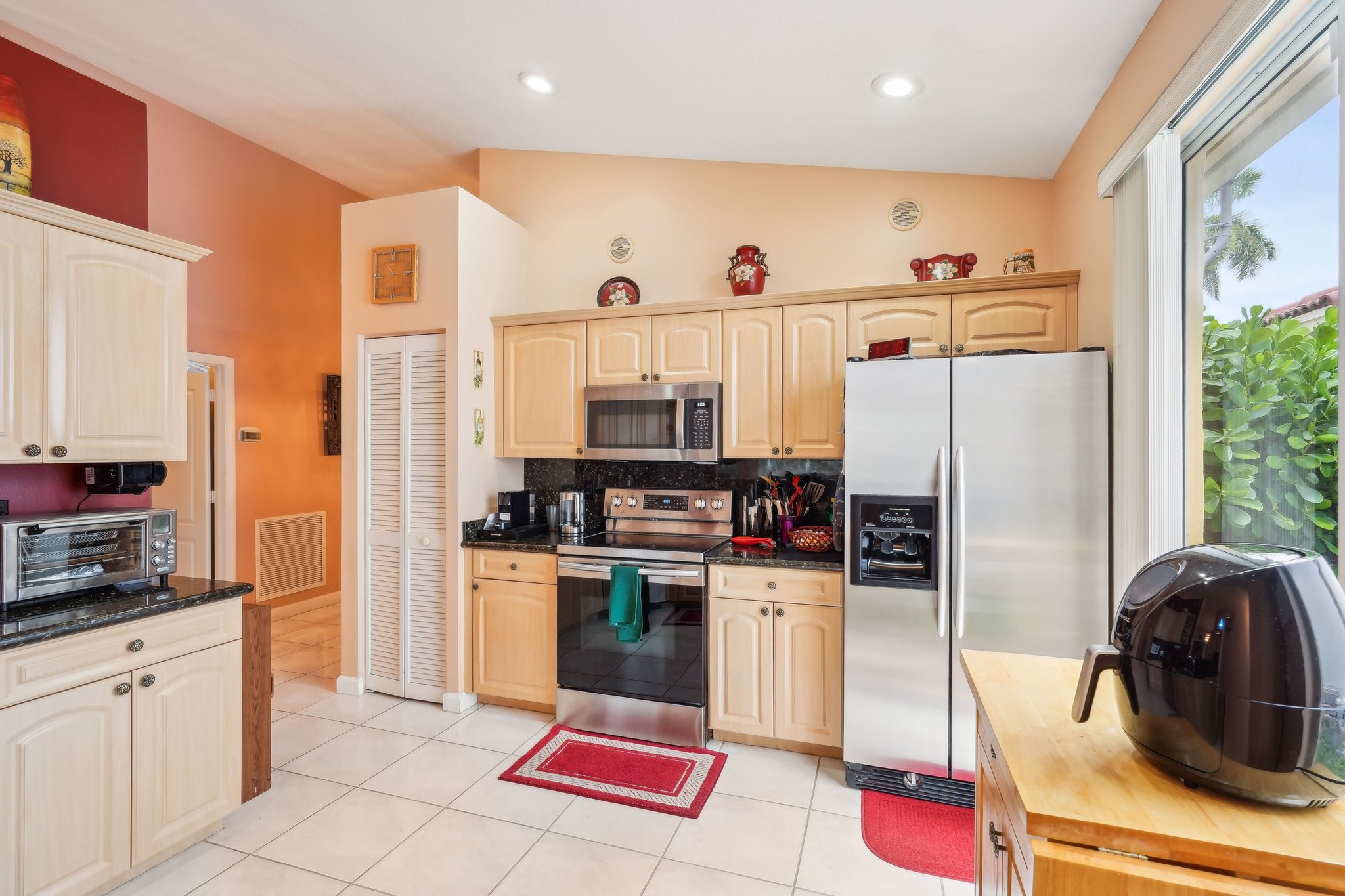 Coral Springs, Florida, 33071, United States, 3 Bedrooms Bedrooms, ,2 BathroomsBathrooms,Residential,For Sale,1923473