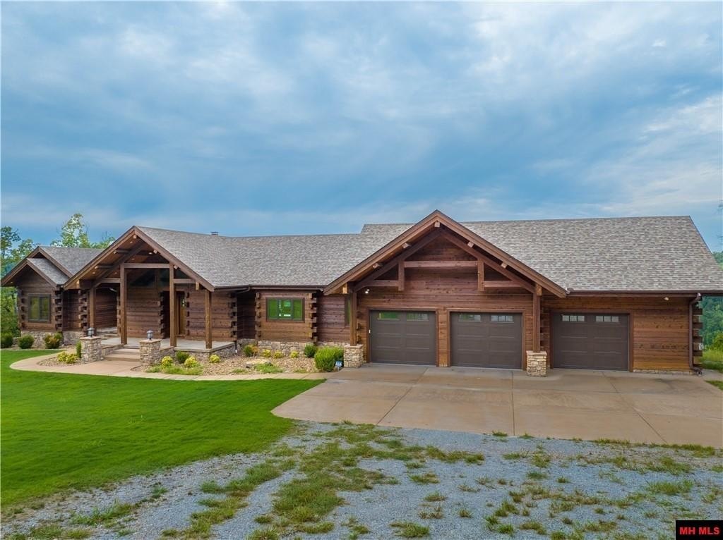 Cotter, Arkansas, 72626, United States, 4 Bedrooms Bedrooms, ,5 BathroomsBathrooms,Residential,For Sale,1976163