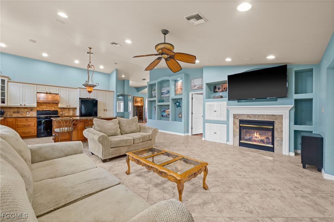 North Fort Myers, Florida, 33903, United States, 4 Bedrooms Bedrooms, ,5 BathroomsBathrooms,Residential,For Sale,1979747