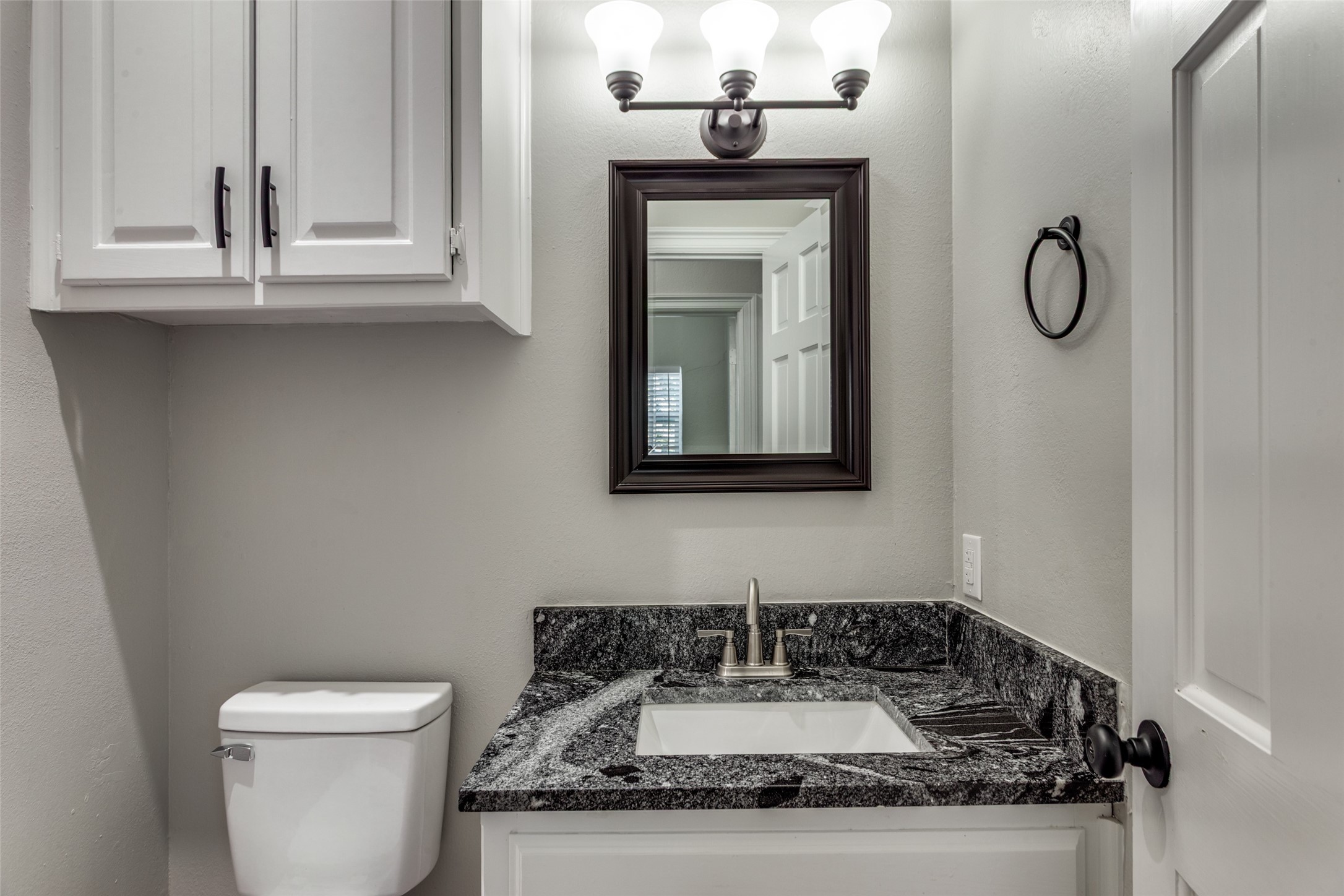 Arlington, Texas, 76013, United States, 4 Bedrooms Bedrooms, ,5 BathroomsBathrooms,Residential,For Sale,1967693