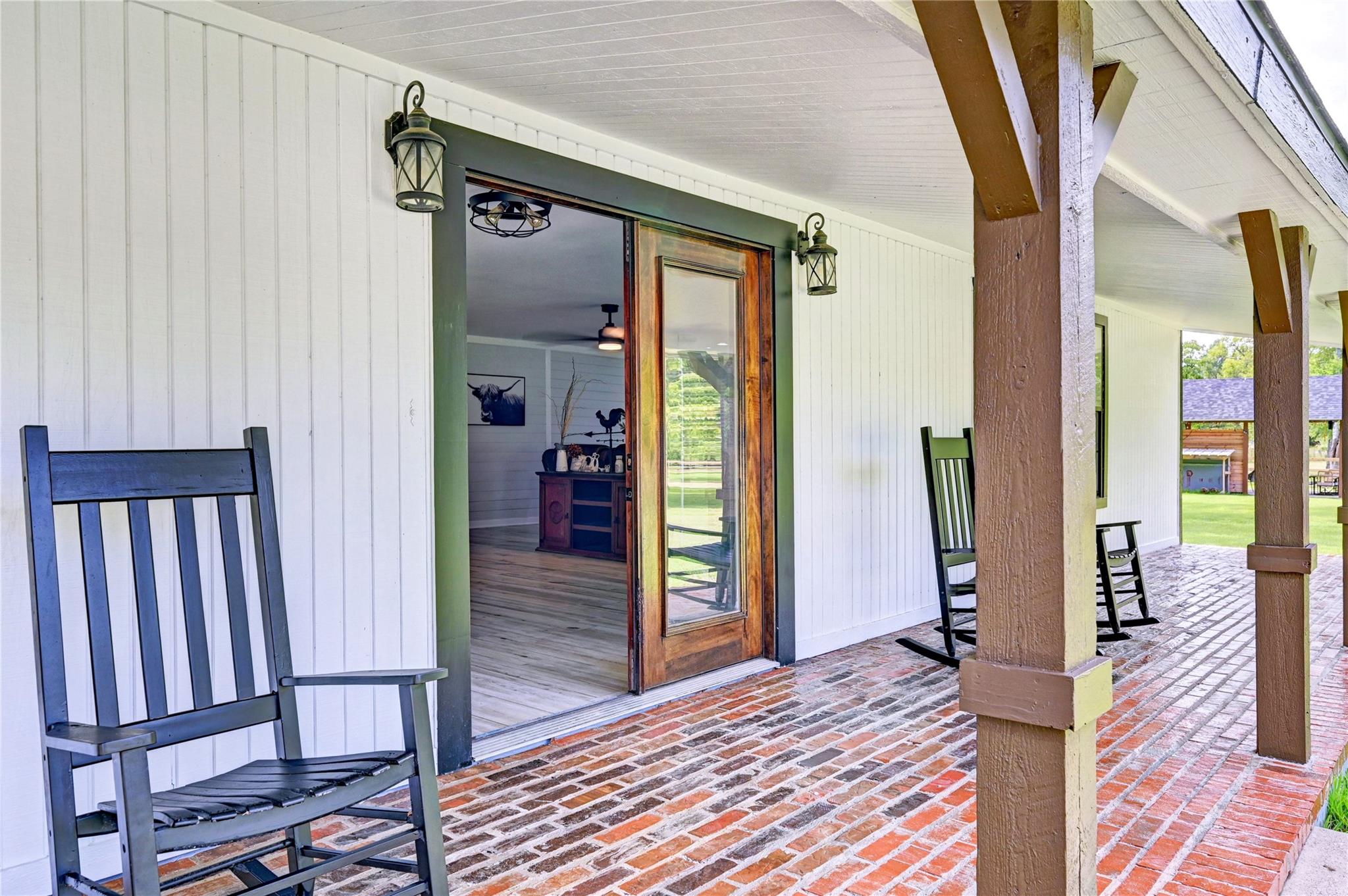 Huntsville, Texas, 77320, United States, 4 Bedrooms Bedrooms, ,3 BathroomsBathrooms,Residential,For Sale,1921043