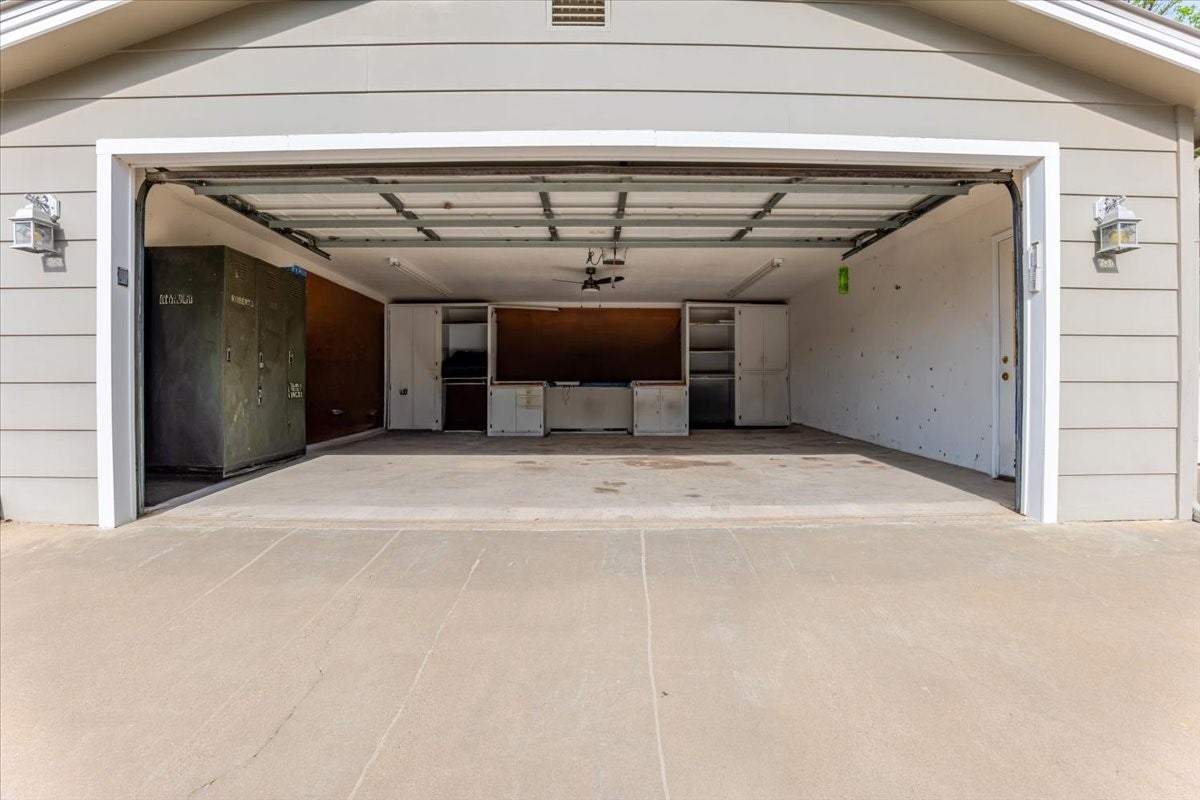 Possum Kingdom Lake, Texas, 76450, United States, 4 Bedrooms Bedrooms, ,3 BathroomsBathrooms,Residential,For Sale,2033538