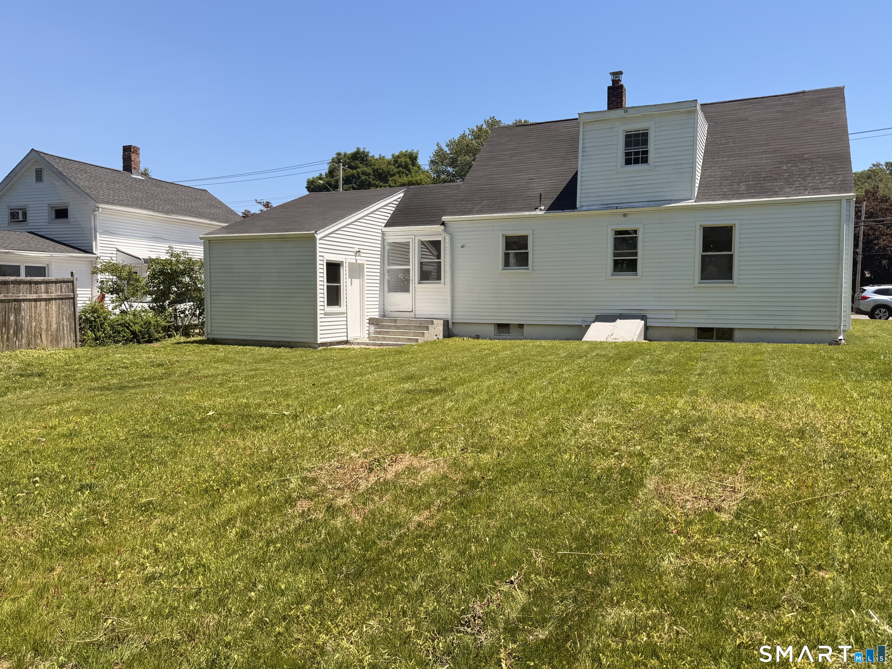 River Rd, East Haven, CT 06512 #1