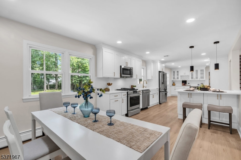 Berkeley Heights Twp., New Jersey, 07922, United States, 5 Bedrooms Bedrooms, ,3 BathroomsBathrooms,Residential,For Sale,1927400