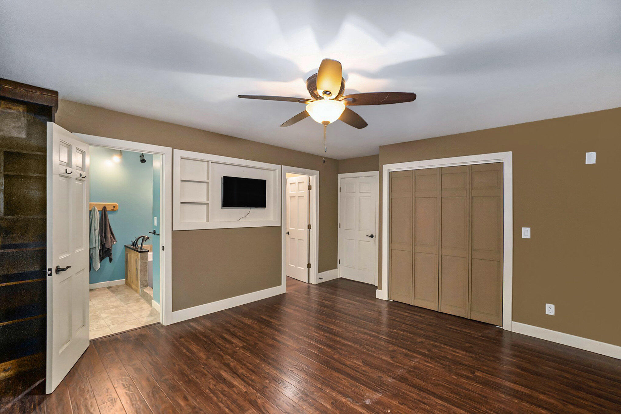White Cloud, Michigan, 49349, United States, 5 Bedrooms Bedrooms, ,4 BathroomsBathrooms,Residential,For Sale,1807044