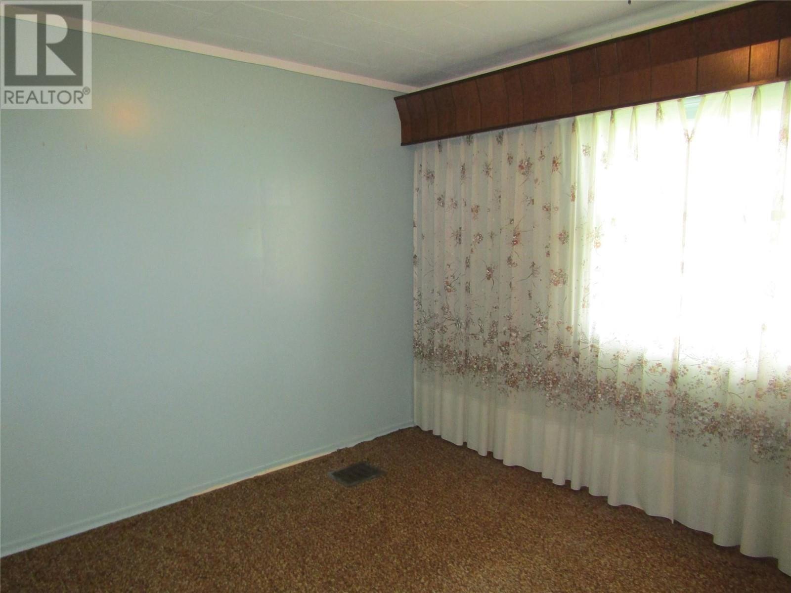 GRAND FORKS, British Columbia, V0H 1H5, CA, 3 Bedrooms Bedrooms, ,1 BathroomBathrooms,Residential,For Sale,1947650