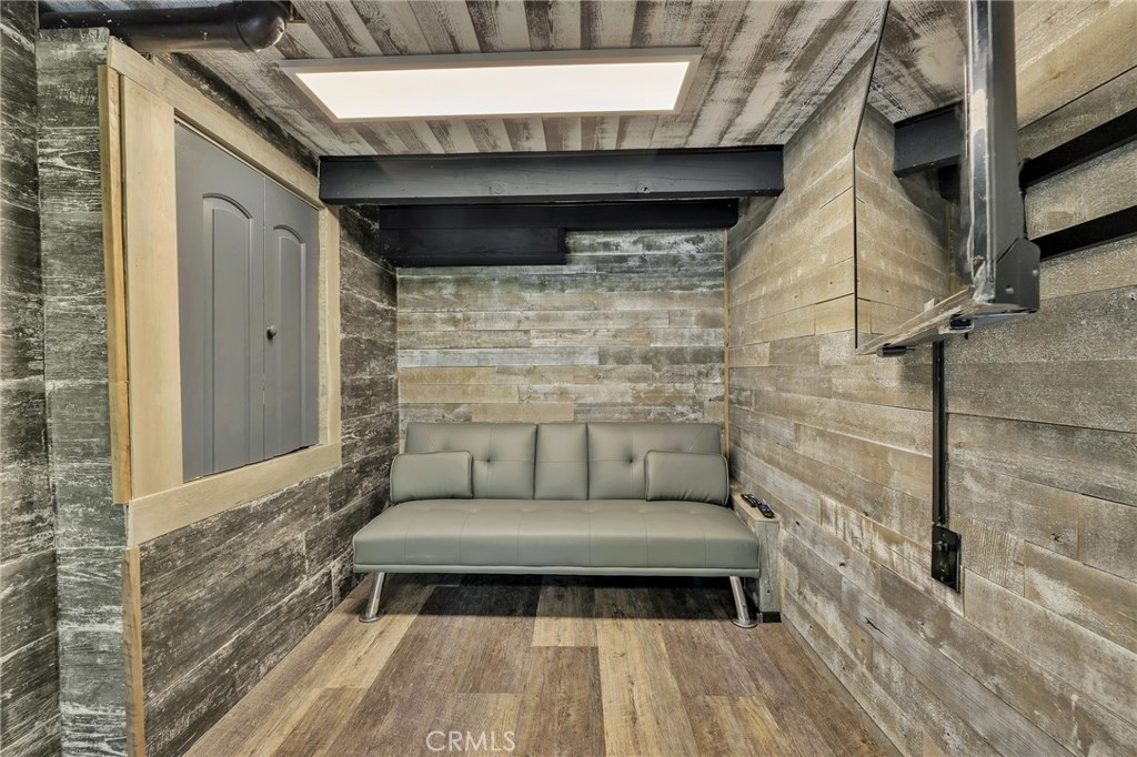 Woodland Hills, California, 91364, United States, 4 Bedrooms Bedrooms, ,2 BathroomsBathrooms,Residential,For Sale,1975100