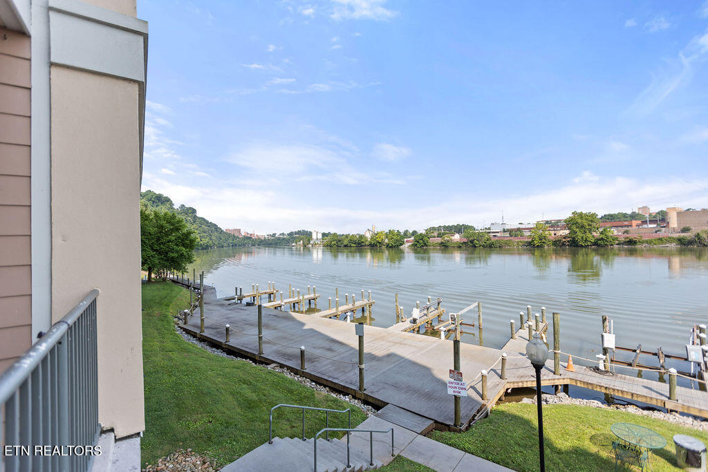 Knoxville, Tennessee, 37902, United States, 3 Bedrooms Bedrooms, ,2 BathroomsBathrooms,Residential,For Sale,1870599