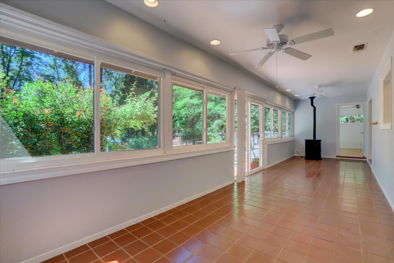 Grass Valley, California, 95945, United States, 3 Bedrooms Bedrooms, ,3 BathroomsBathrooms,Residential,For Sale,1898506