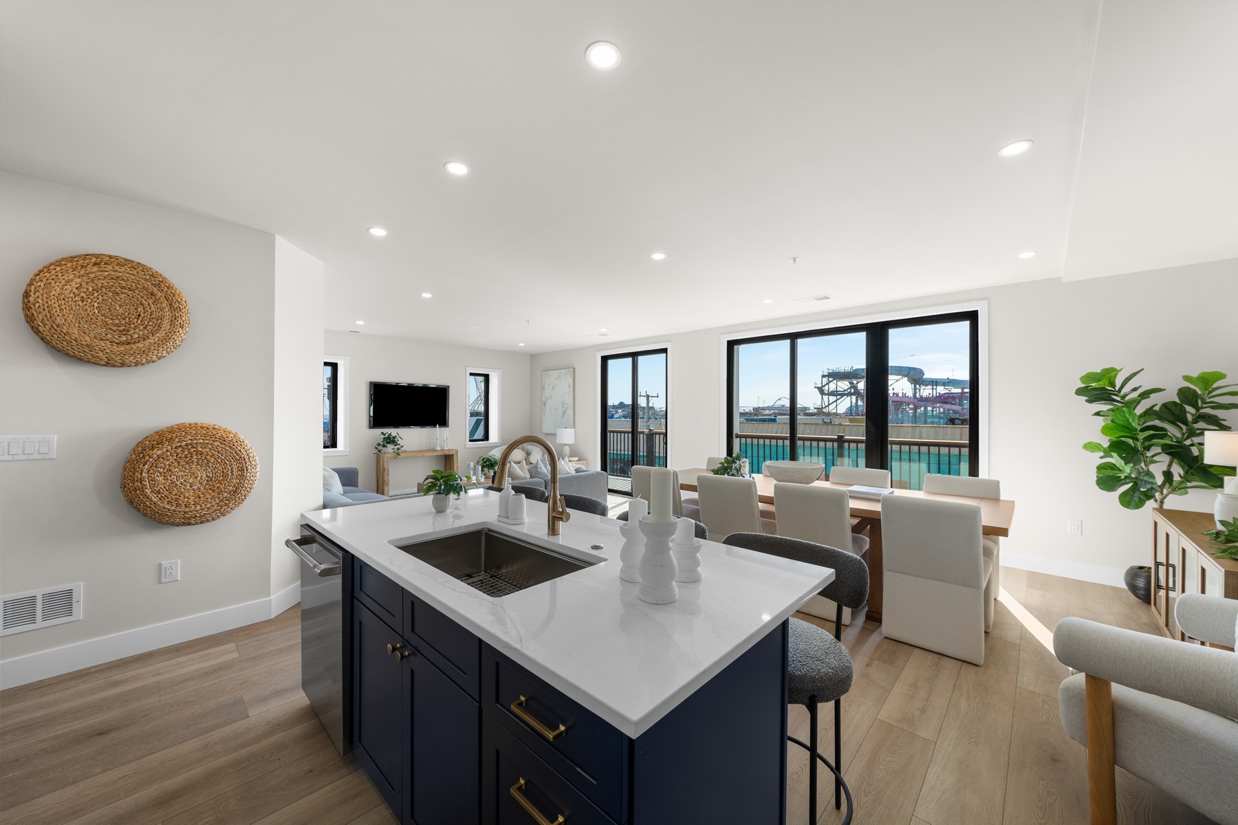  323 E Oak Avenue Unit 201 - 物件實景