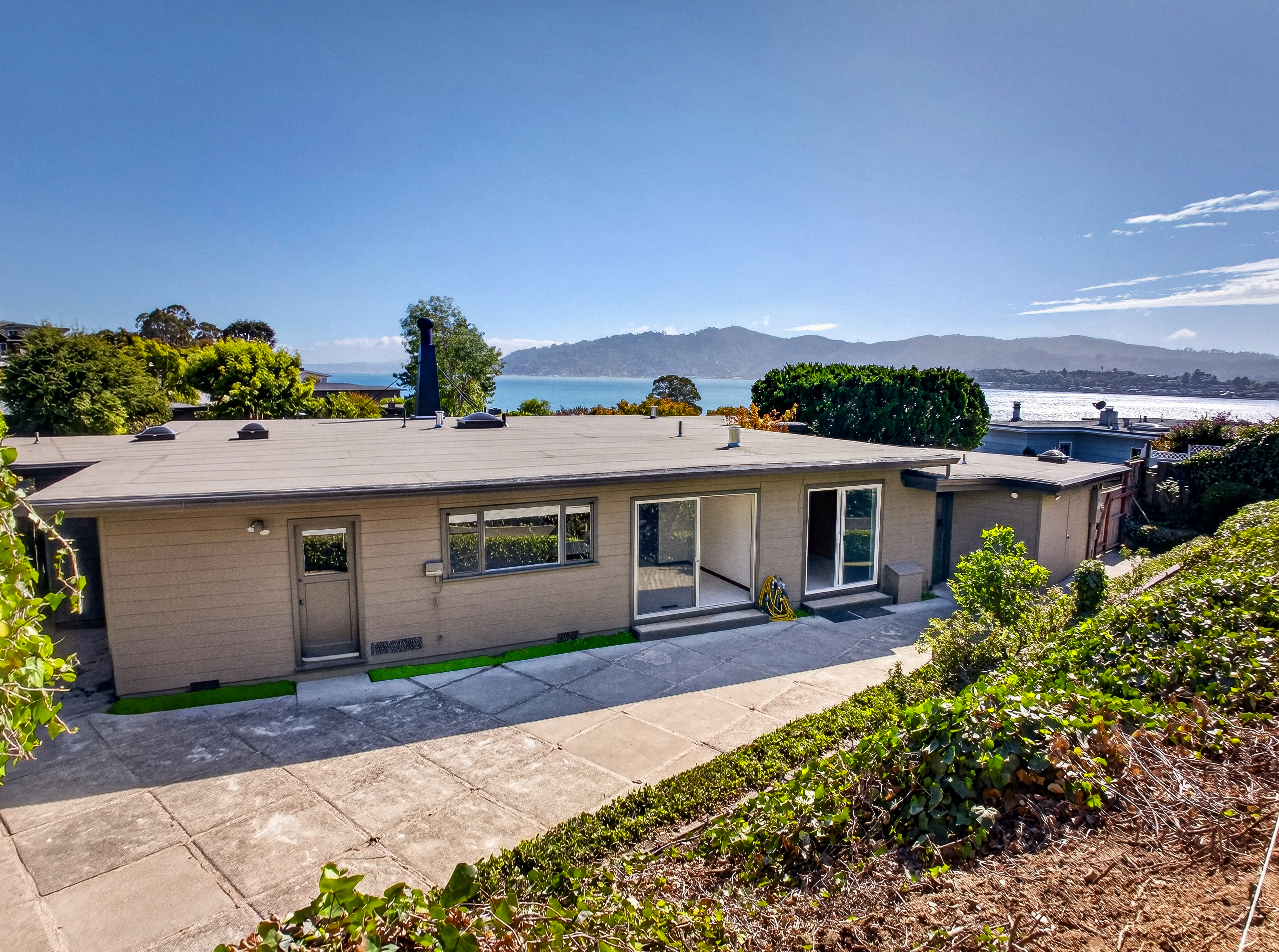  Mid-Century Character. Bay Views. A Rare Tiburon Opportunity - 物件實景