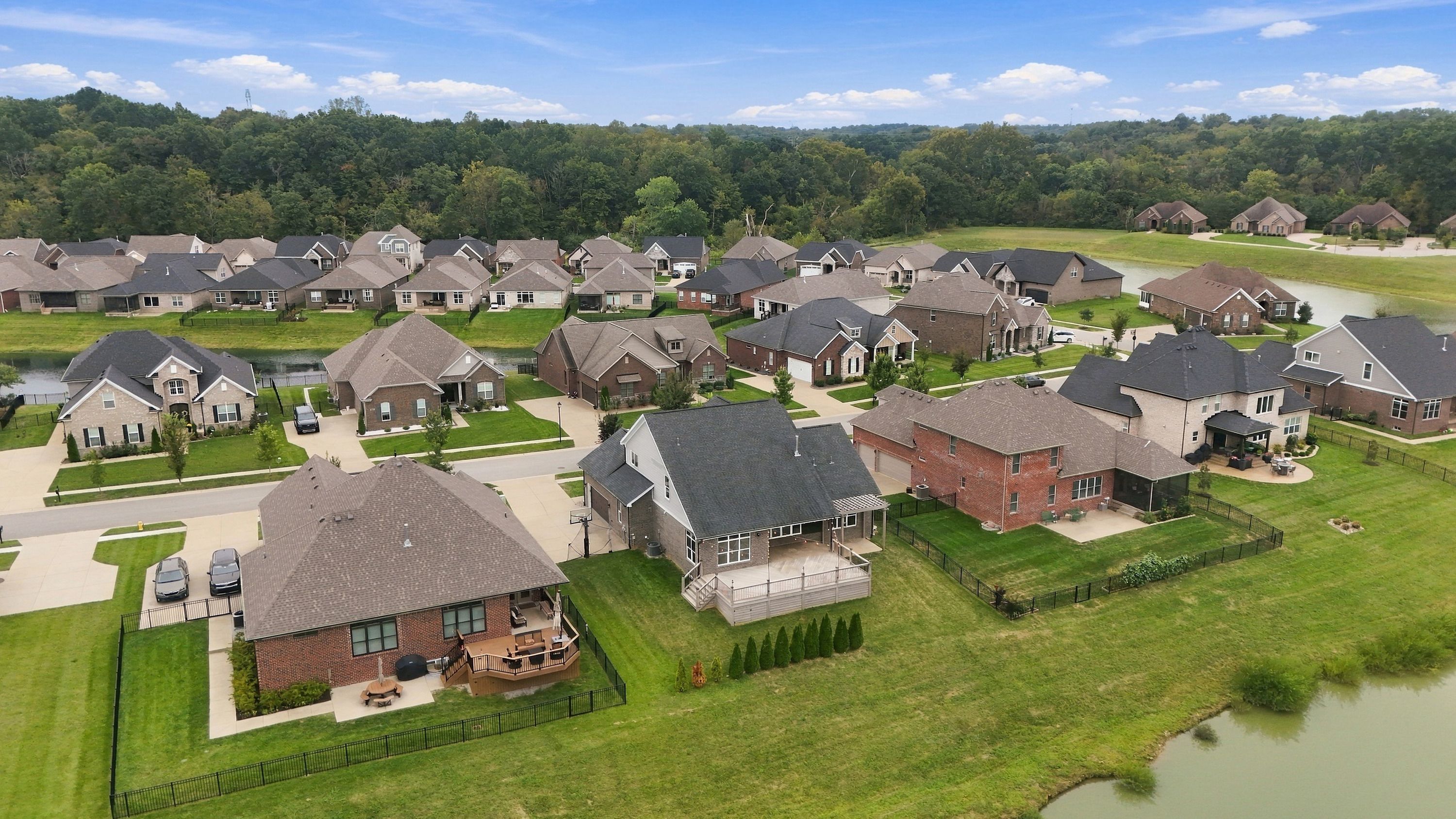  2008 Scenic Lakes Drive, Louisville, KY 40245 - 物件實景
