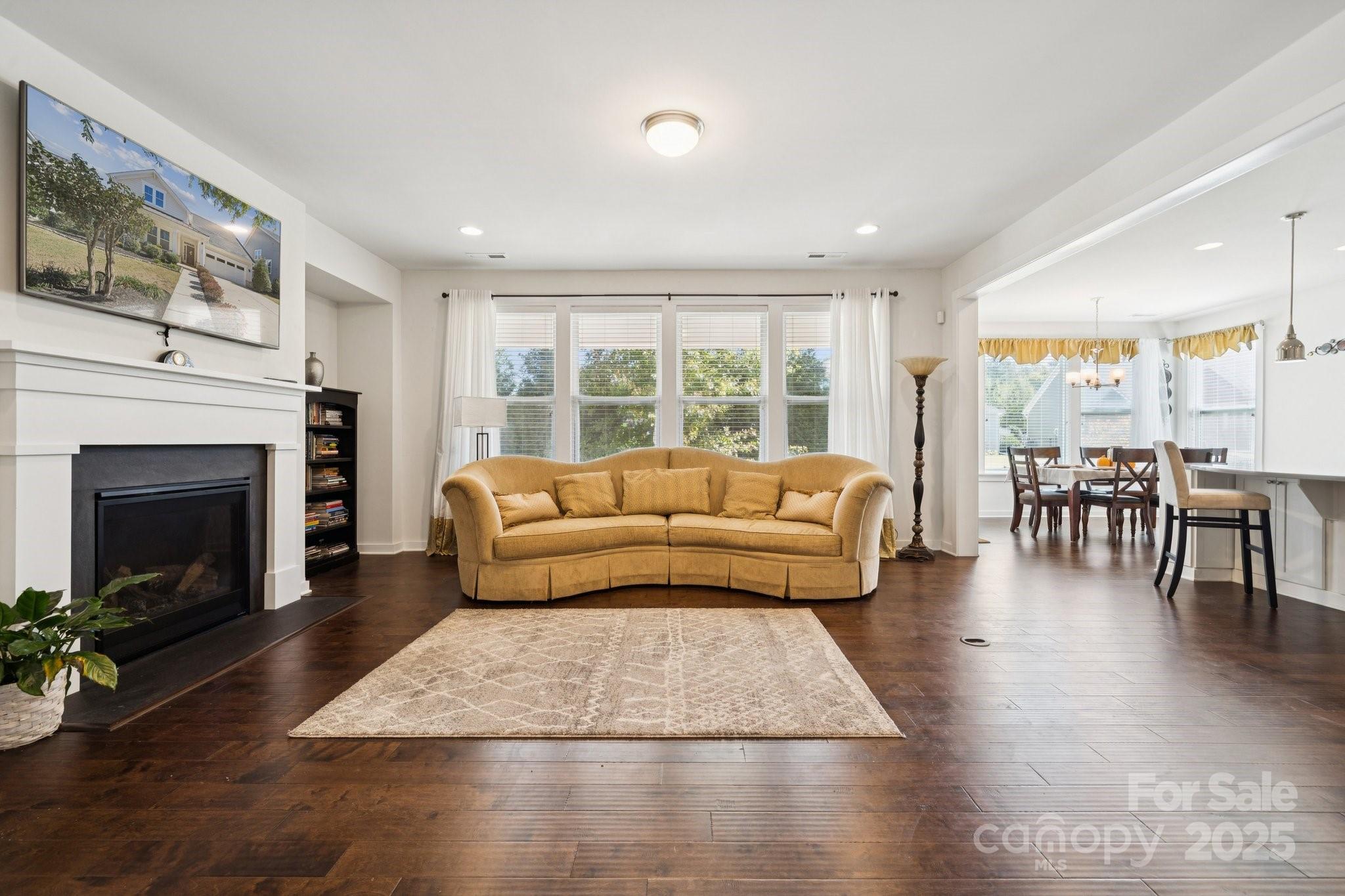 Clover, South Carolina, 29710, United States, 3 Bedrooms Bedrooms, ,2 BathroomsBathrooms,Residential,For Sale,1965516