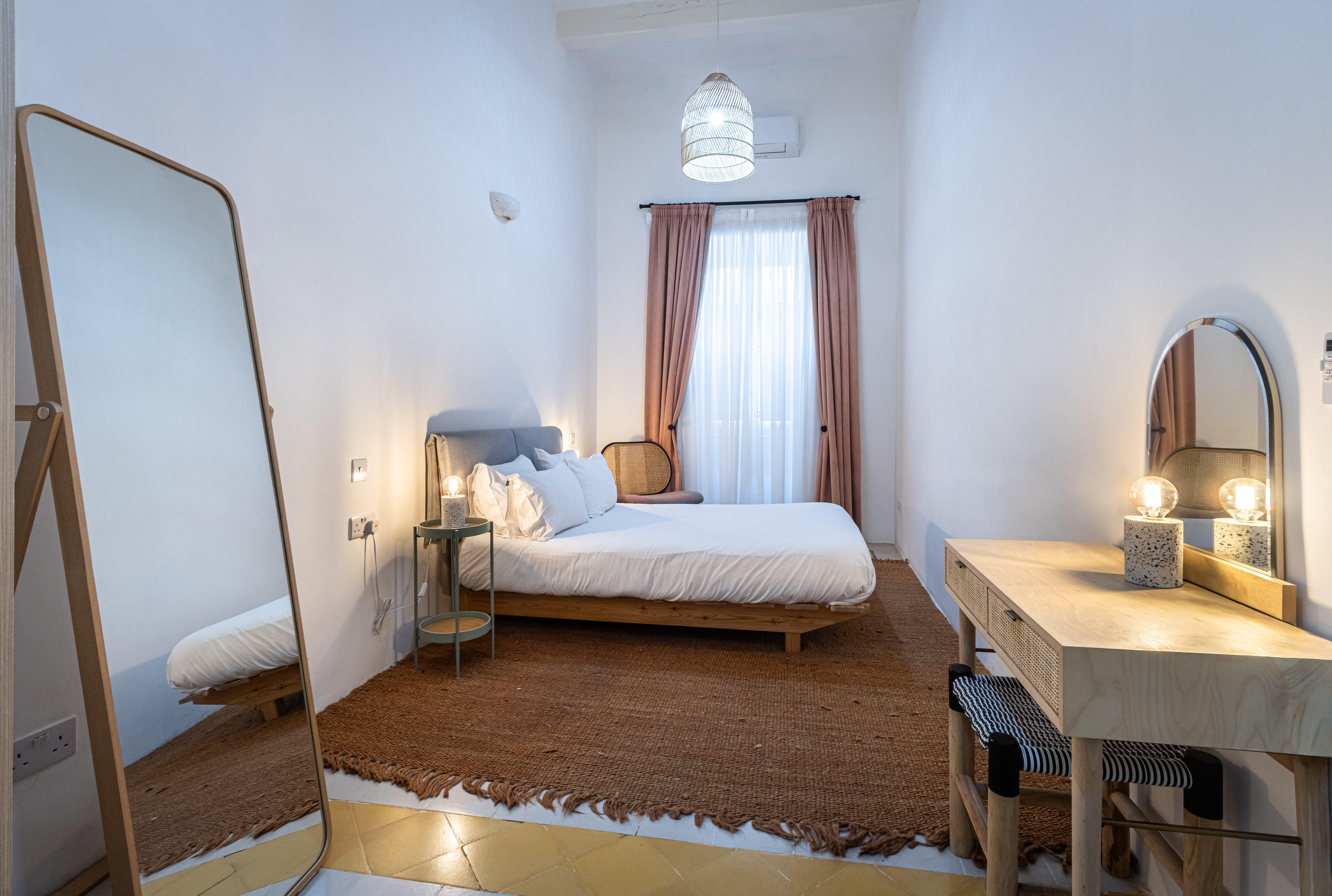  Modern Townhouse with Rooftop Pool - 物件實景