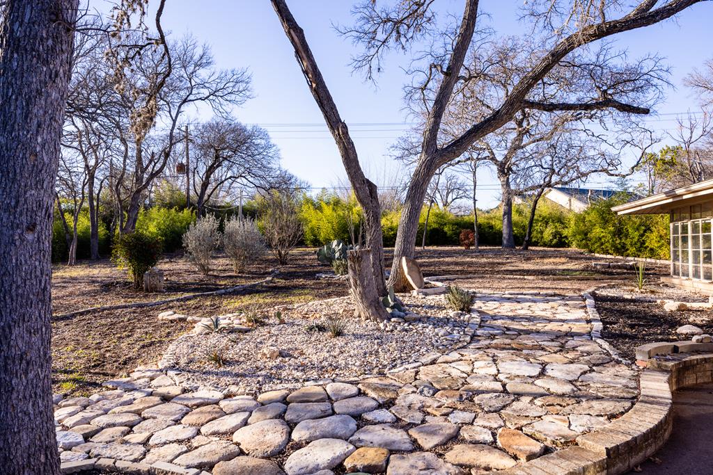 Kerrville, Texas, 78028, United States, 3 Bedrooms Bedrooms, ,3 BathroomsBathrooms,Residential,For Sale,2016606