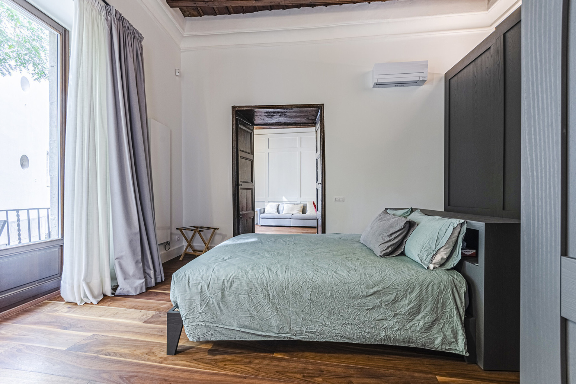  Authentic and medieval apartment with high ceilings in central El Born - 物件實景