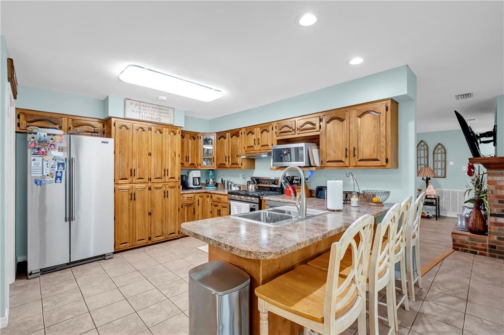 Grand Bay, Alabama, 36541, United States, 5 Bedrooms Bedrooms, ,3 BathroomsBathrooms,Residential,For Sale,2000990