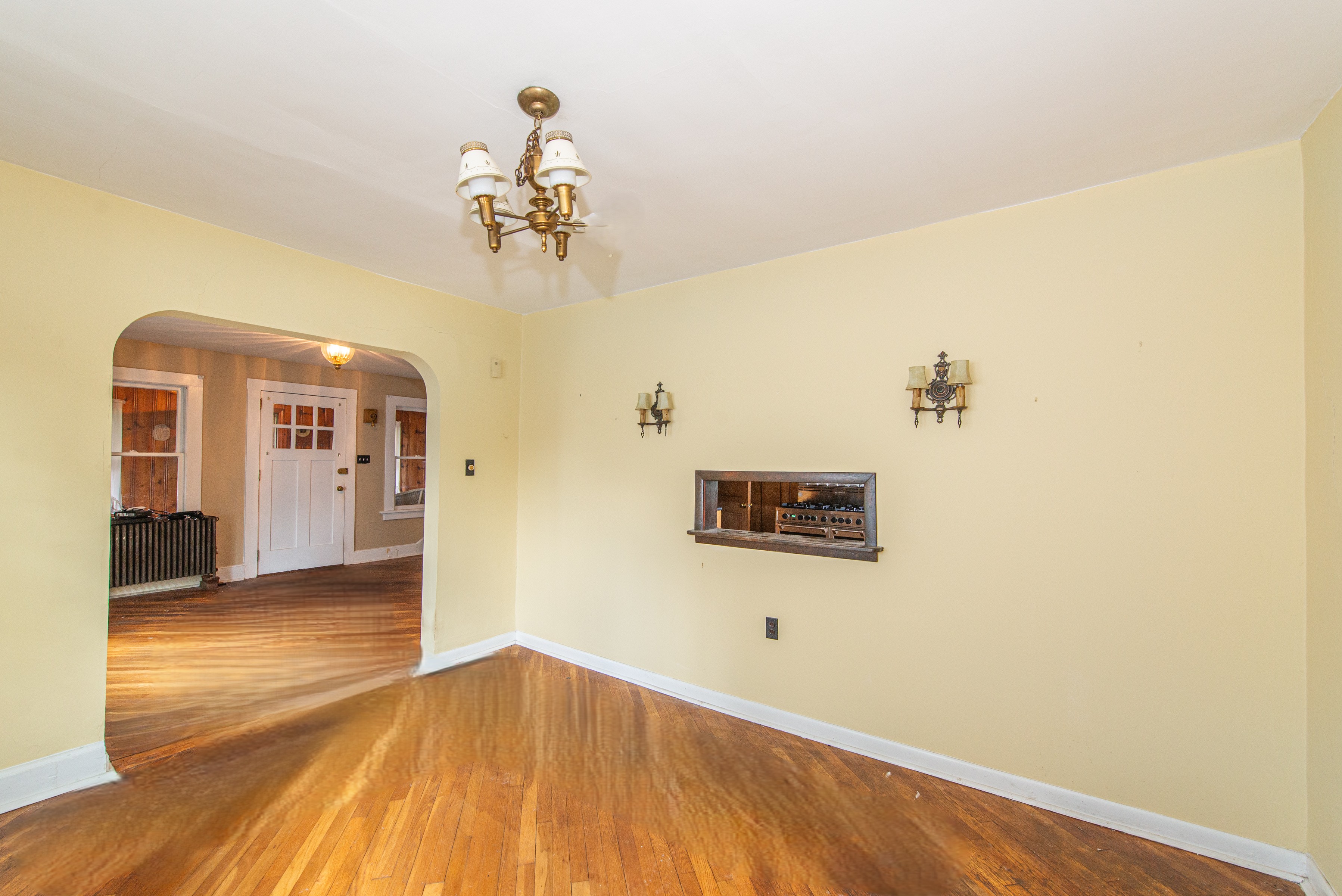 Nutley, New Jersey, 07110, United States, 3 Bedrooms Bedrooms, ,2 BathroomsBathrooms,Residential,For Sale,1935440