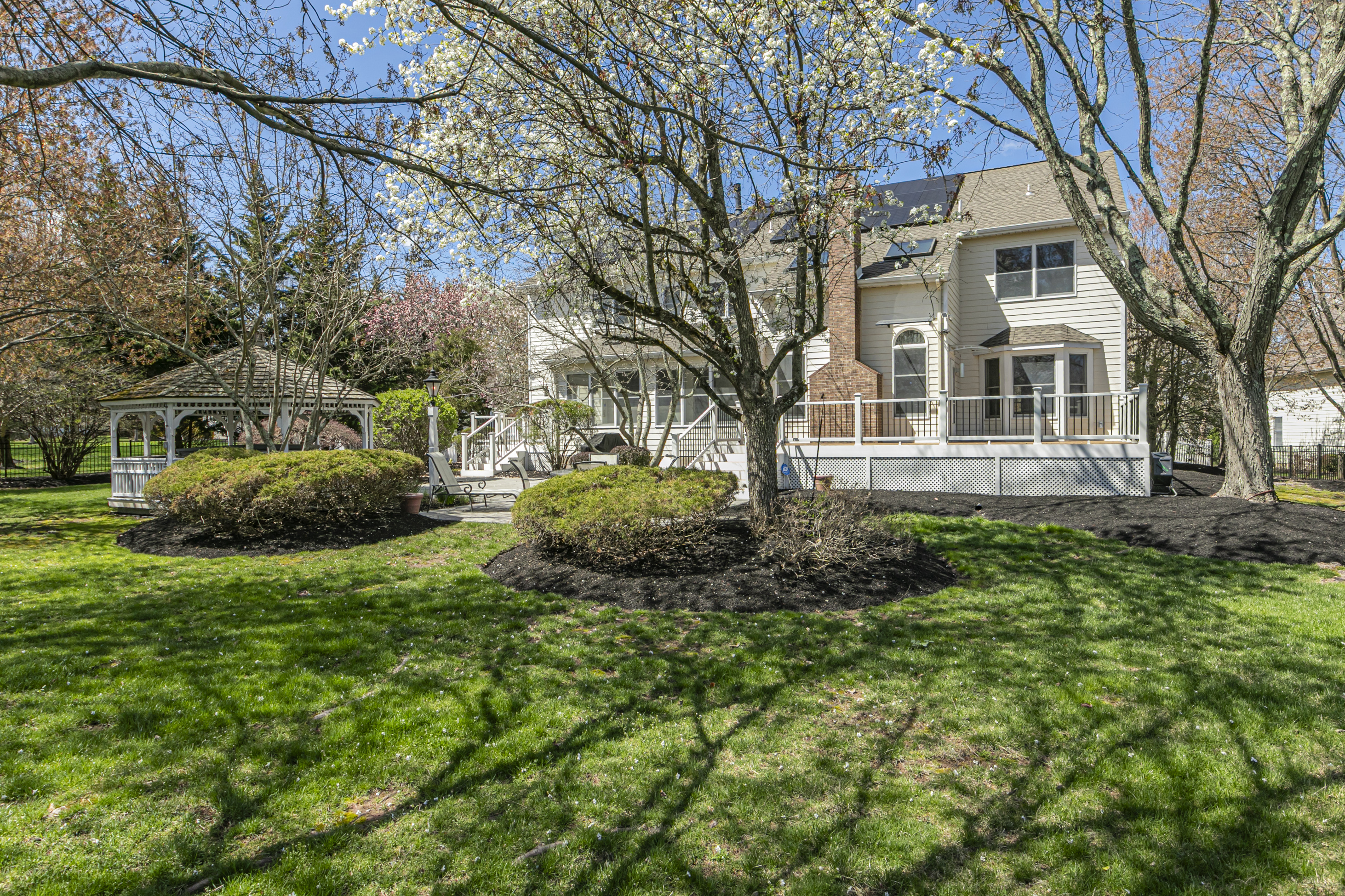  Newly Updated Ettl Farm Home on an Exceptional Lot - 物件實景