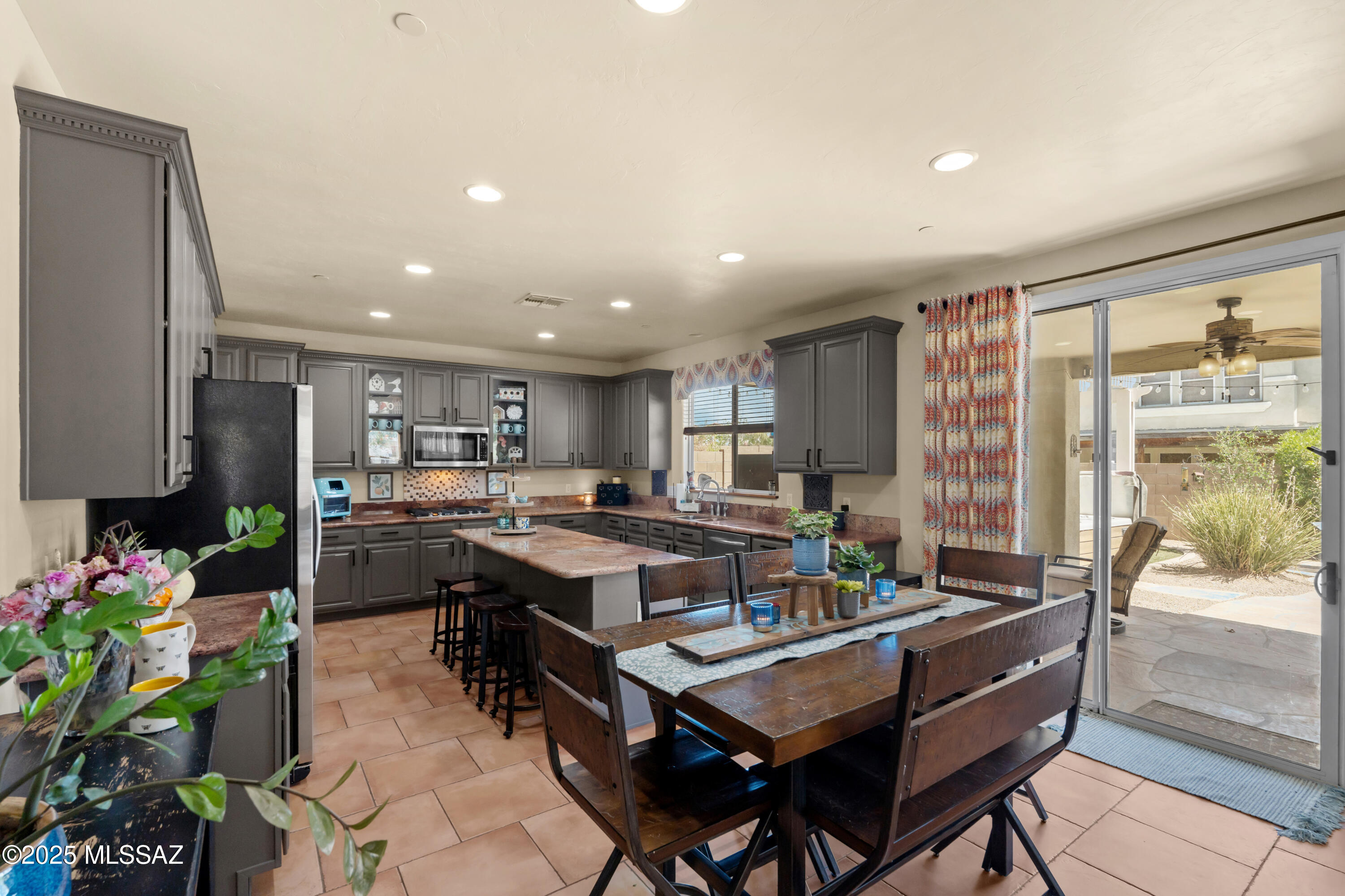 Sahuarita, Arizona, 85629, United States, 4 Bedrooms Bedrooms, ,3 BathroomsBathrooms,Residential,For Sale,1827979