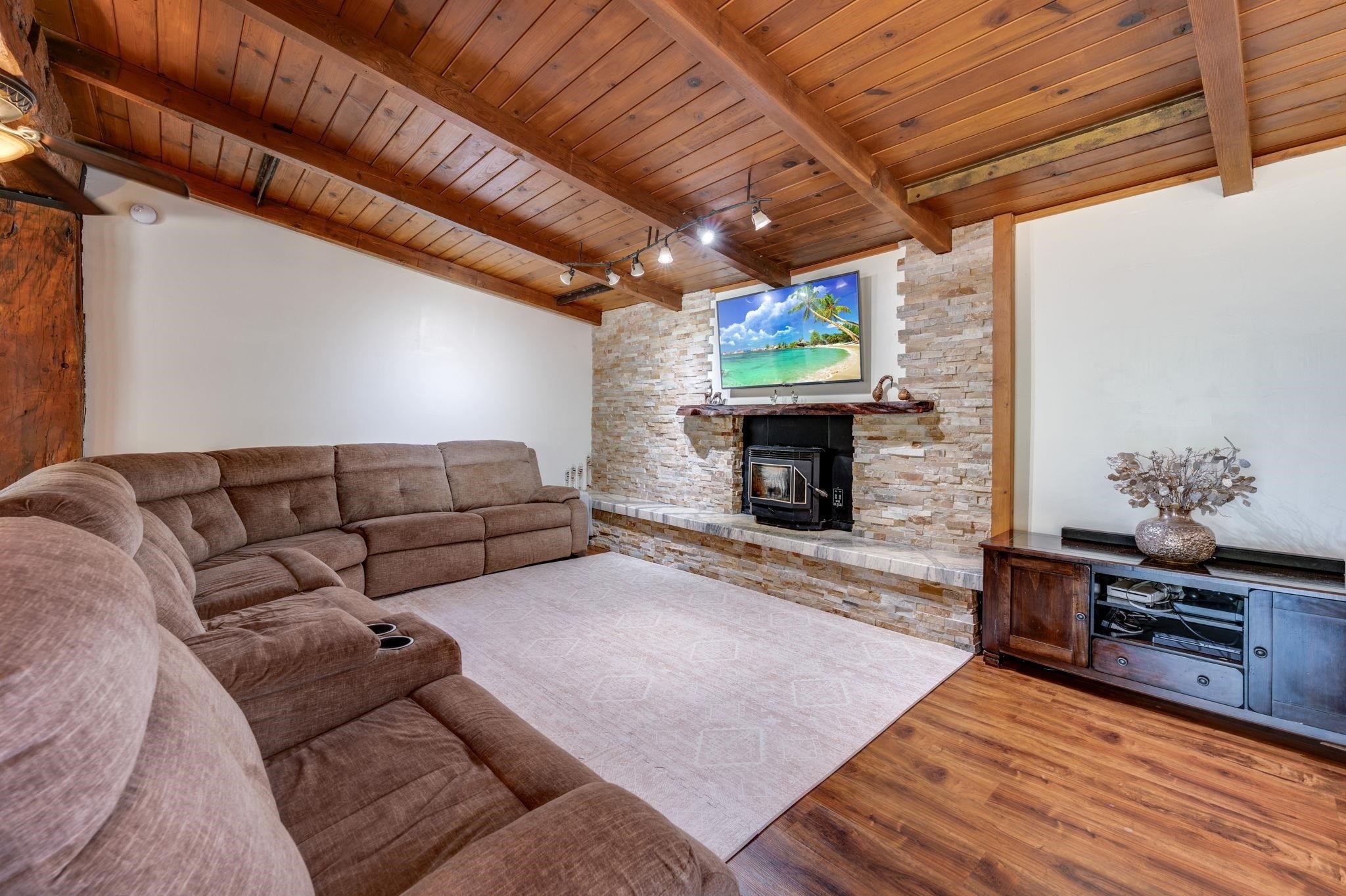 Shingle Springs, California, 95682, United States, 6 Bedrooms Bedrooms, ,2 BathroomsBathrooms,Residential,For Sale,2009241