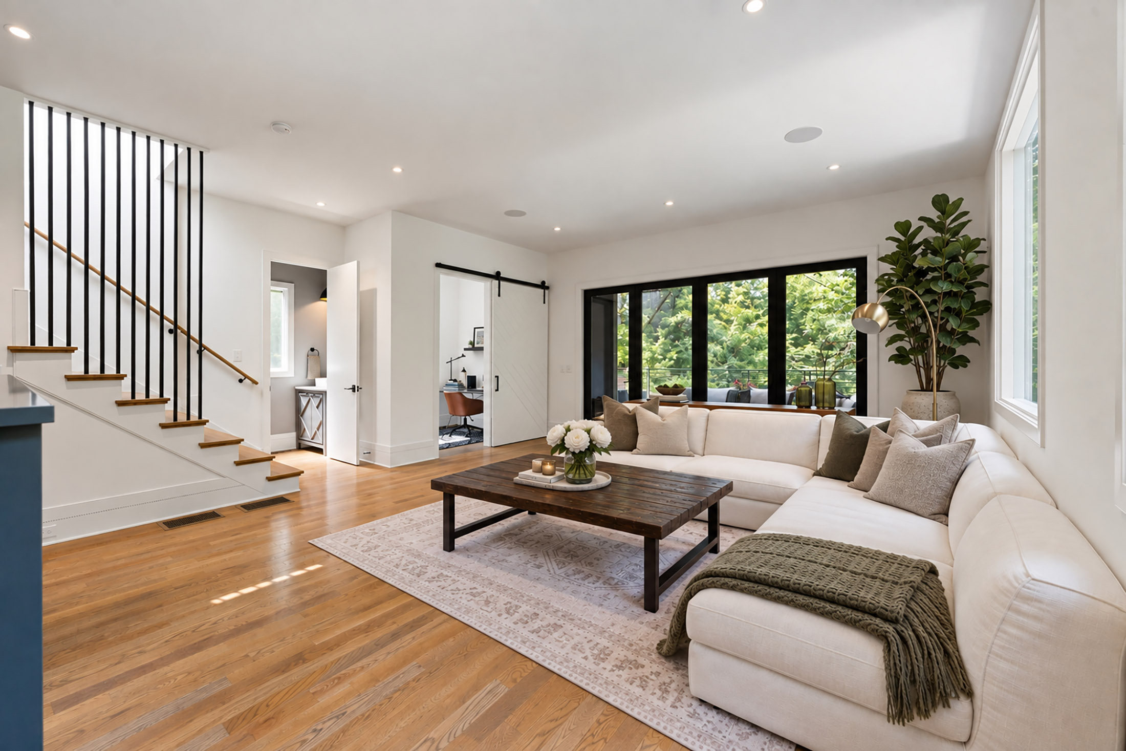  Striking Modern Home Offers Effortless Indoor-Outdoor Living - 物件實景