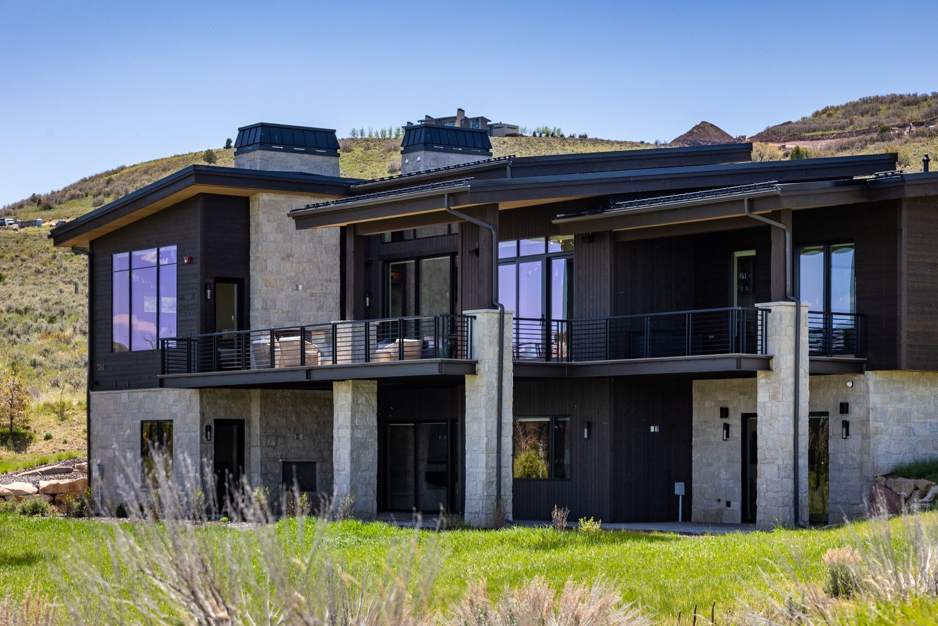  Beautiful Modern Custom Home with Rock Cliff Views at Victory Ranch - 物件實景