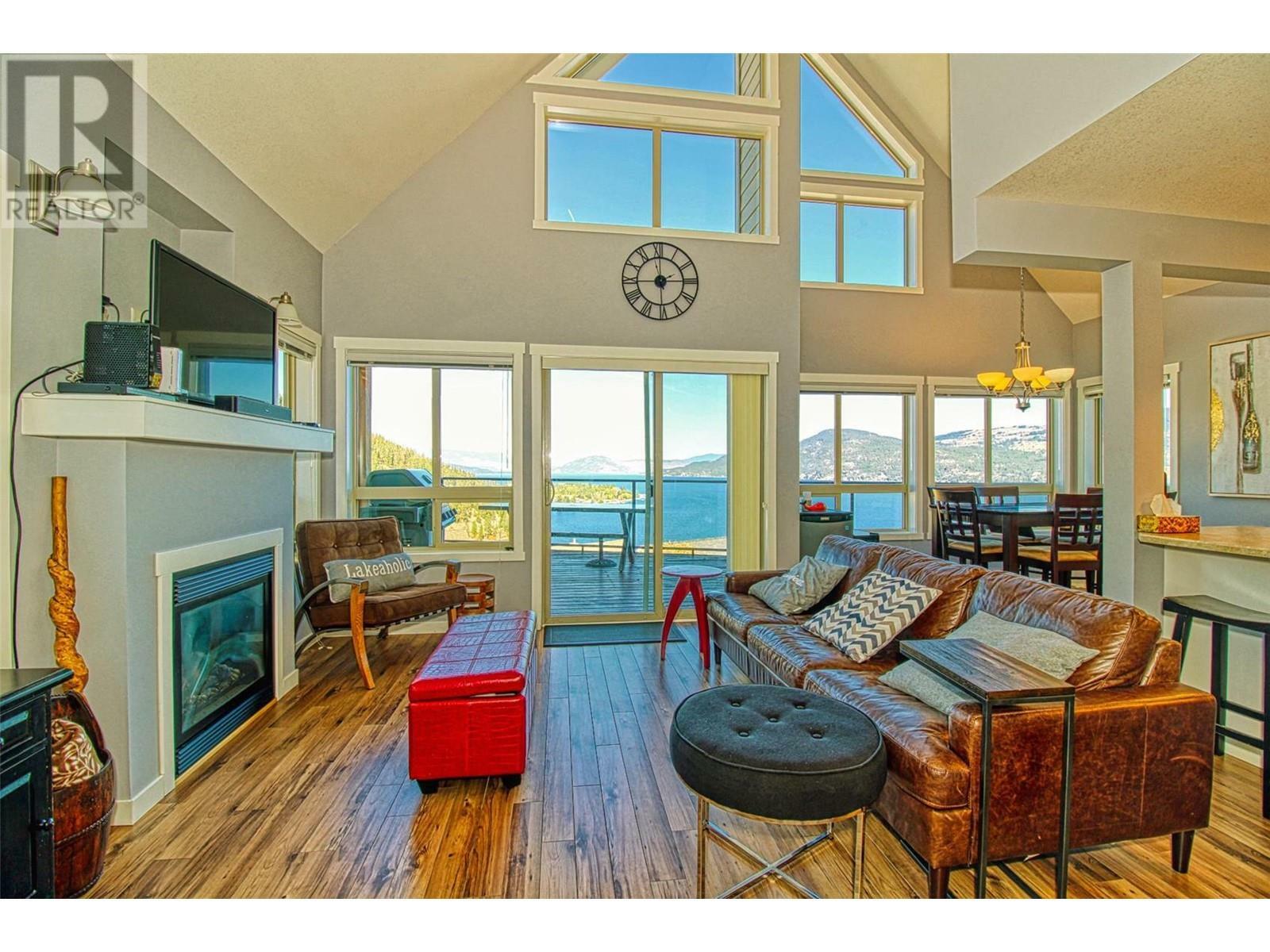 KELOWNA, British Columbia, V1Z 3R8, CA, 3 Bedrooms Bedrooms, ,2 BathroomsBathrooms,Residential,For Sale,1836917