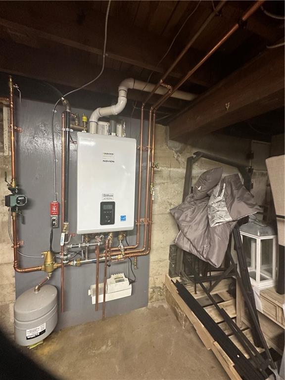 Bristol, Rhode Island, 02809, United States, 3 Bedrooms Bedrooms, ,1 BathroomBathrooms,Residential,For Sale,2002471