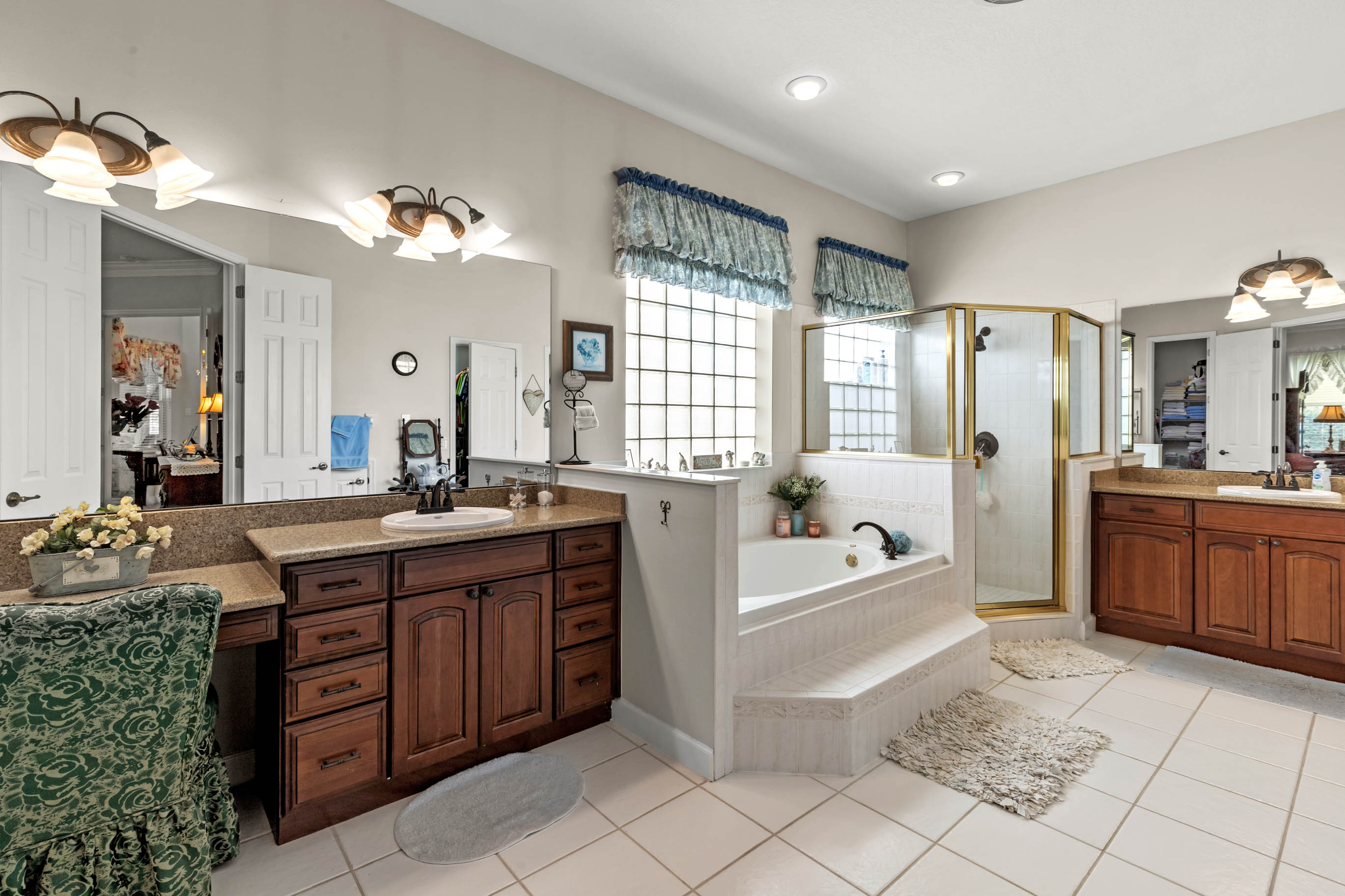 Eustis, Florida, 32736, United States, 3 Bedrooms Bedrooms, ,4 BathroomsBathrooms,Residential,For Sale,2013226