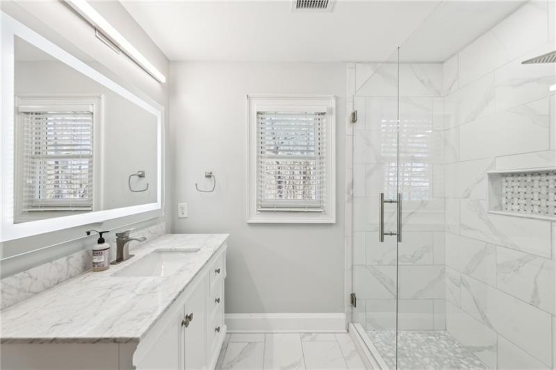 Buford, Georgia, 30518, United States, 6 Bedrooms Bedrooms, ,5 BathroomsBathrooms,Residential,For Sale,1976033