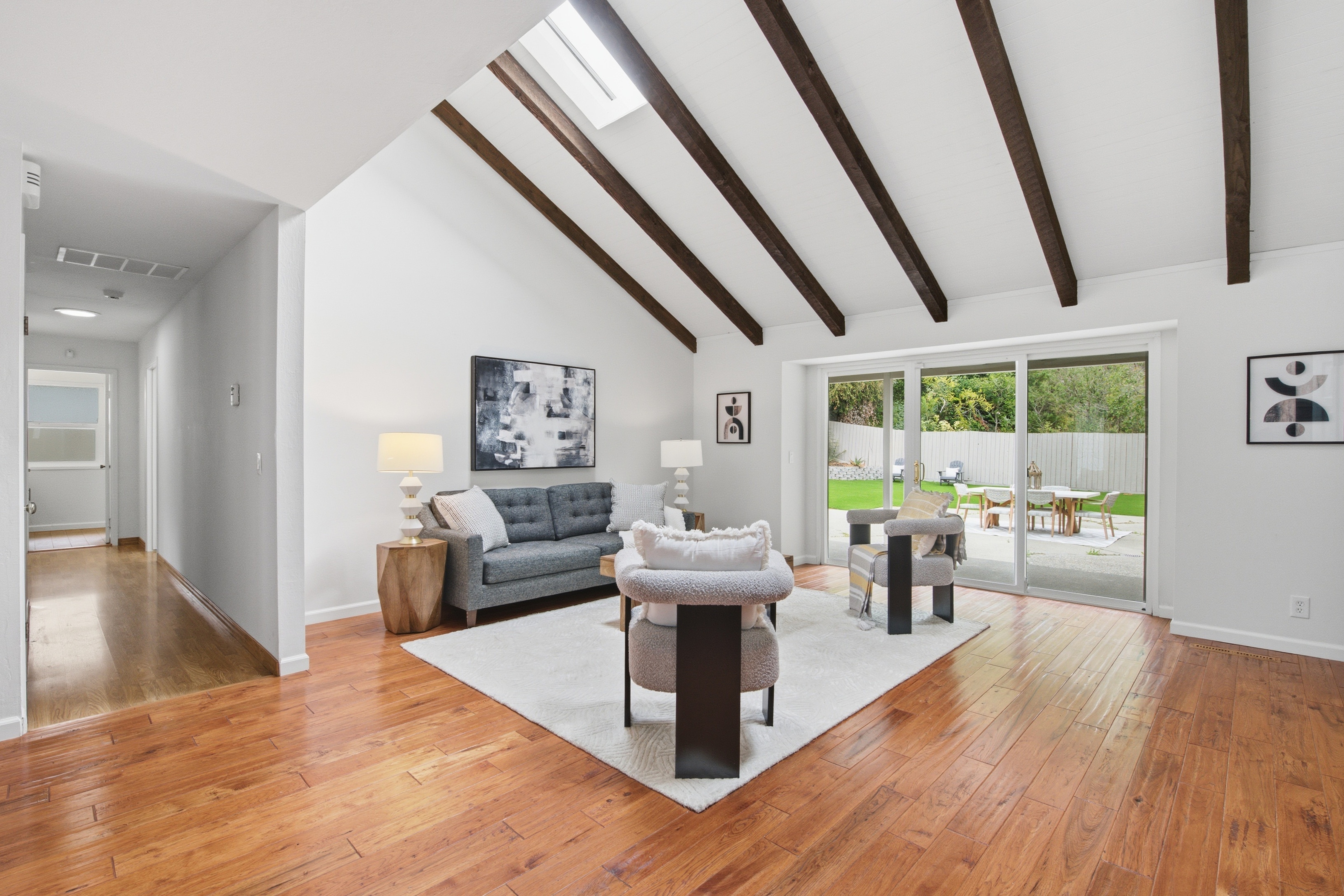  Spacious Single-Level Home on an Expansive Lot - 物件實景