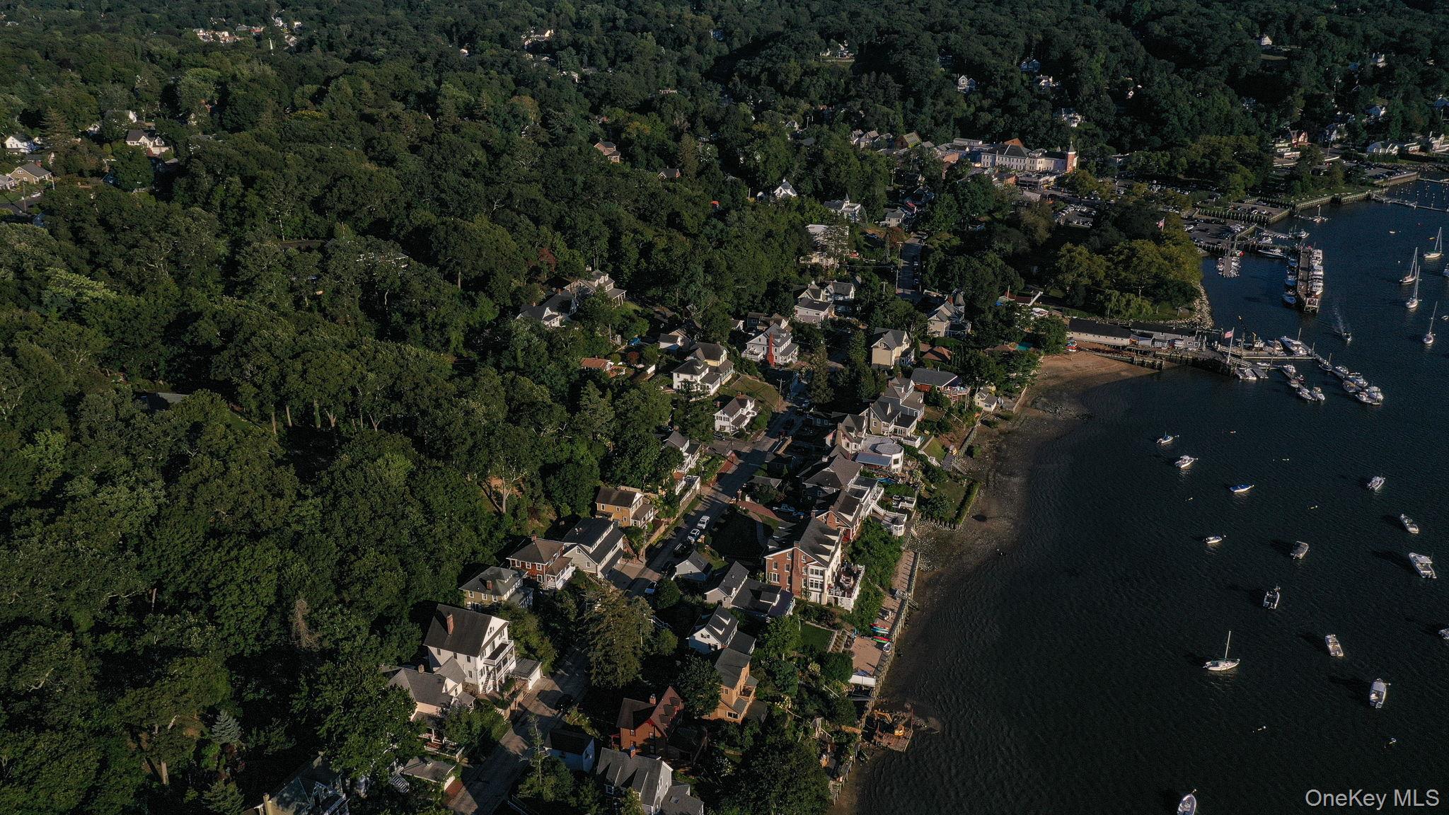Northport, New York, 11768, United States, 3 Bedrooms Bedrooms, ,2 BathroomsBathrooms,Residential,For Sale,1925556