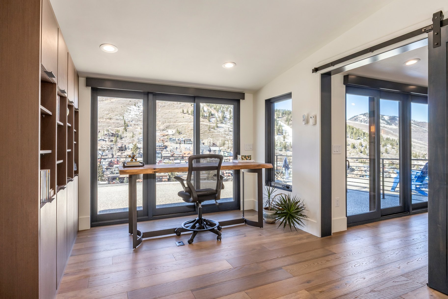  Mountain Modern Masterpiece with Sweeping Old Town and Ski Area Views - 物件實景