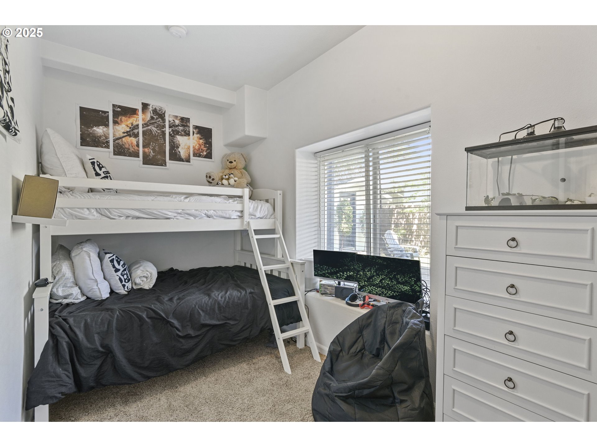 Vancouver, Washington, 98686, United States, 6 Bedrooms Bedrooms, ,3 BathroomsBathrooms,Residential,For Sale,1989368