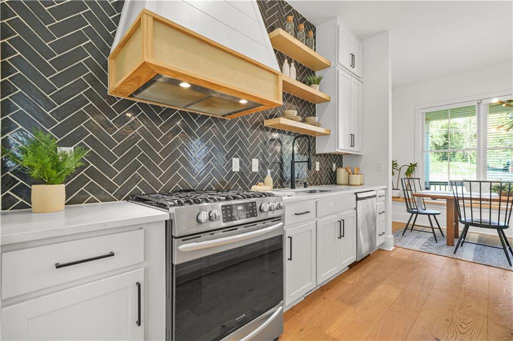 Atlanta, Georgia, 30315, United States, 3 Bedrooms Bedrooms, ,3 BathroomsBathrooms,Residential,For Sale,1966539