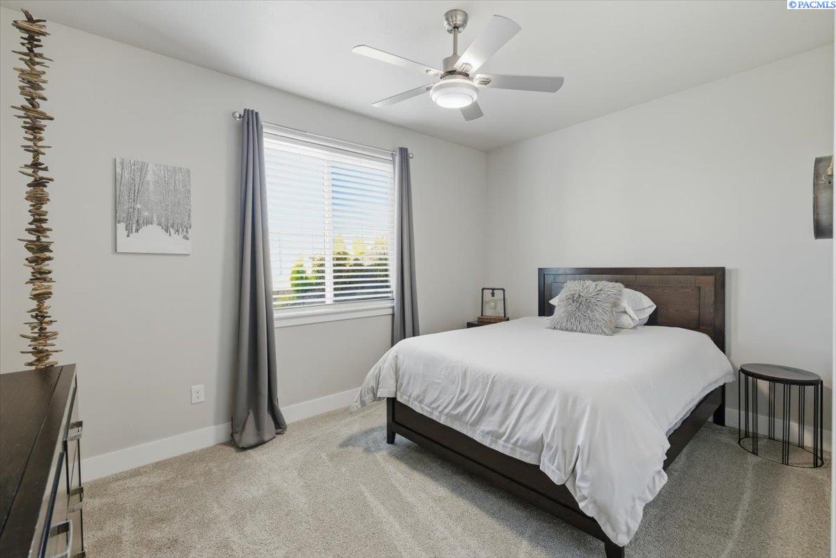 Richland, Washington, 99352, United States, 3 Bedrooms Bedrooms, ,2 BathroomsBathrooms,Residential,For Sale,1991630