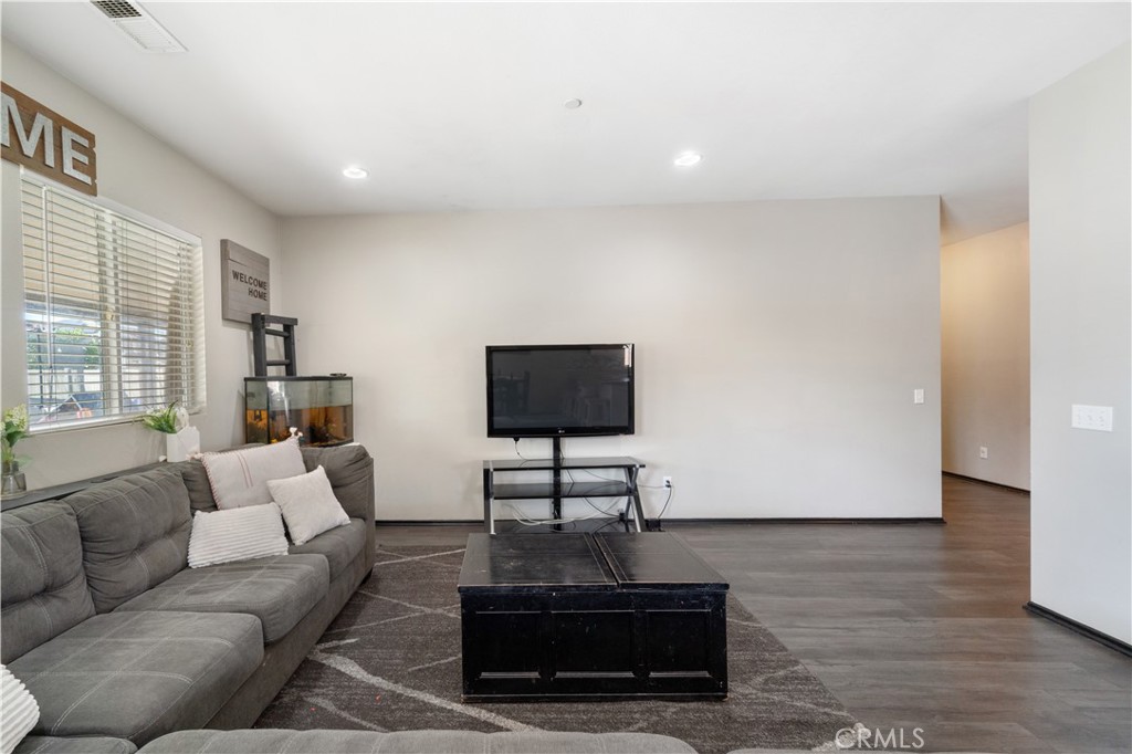 Perris, California, 92570, United States, 5 Bedrooms Bedrooms, ,2 BathroomsBathrooms,Residential,For Sale,2008140