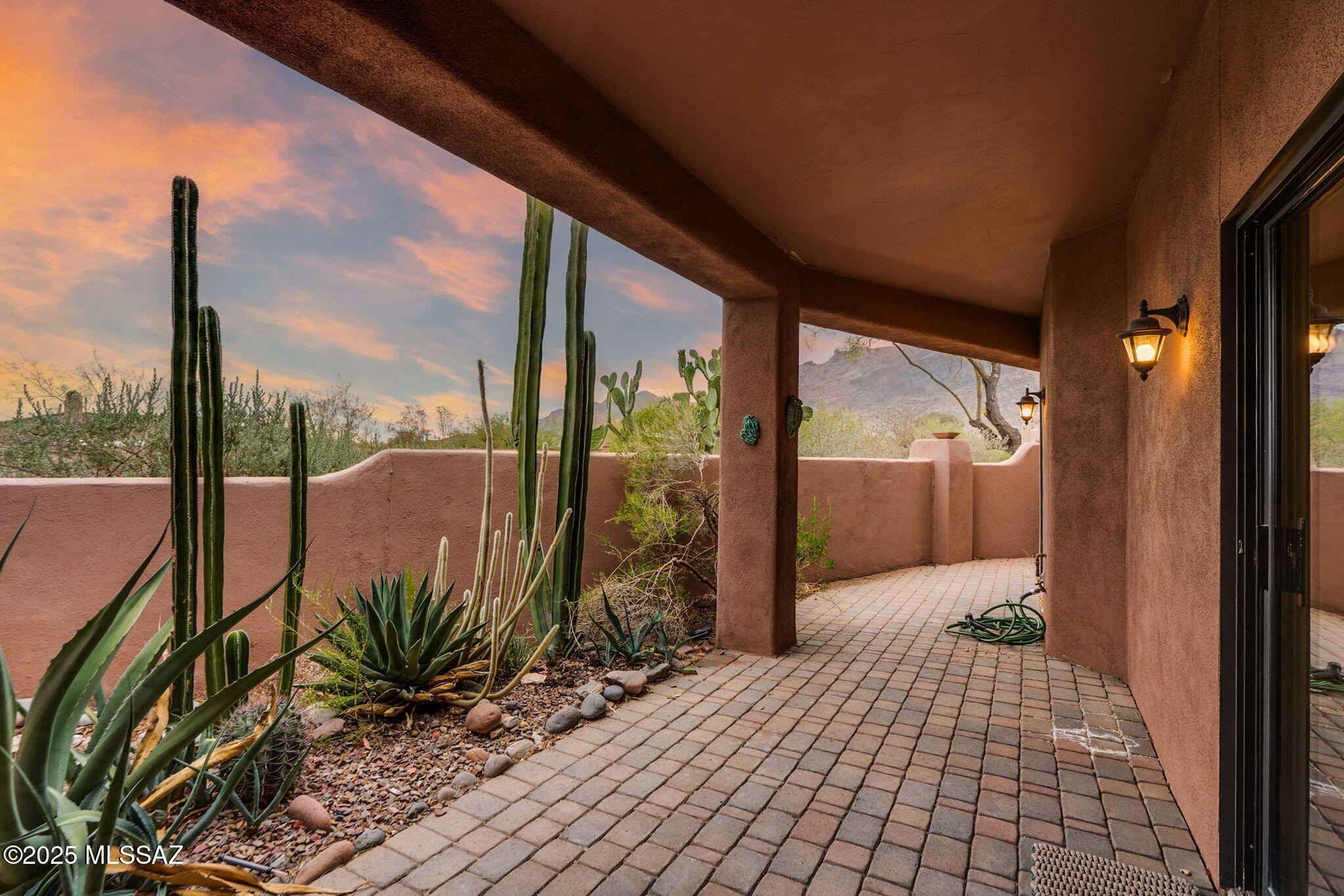 Tucson, Arizona, 85718, United States, 3 Bedrooms Bedrooms, ,2 BathroomsBathrooms,Residential,For Sale,1891107