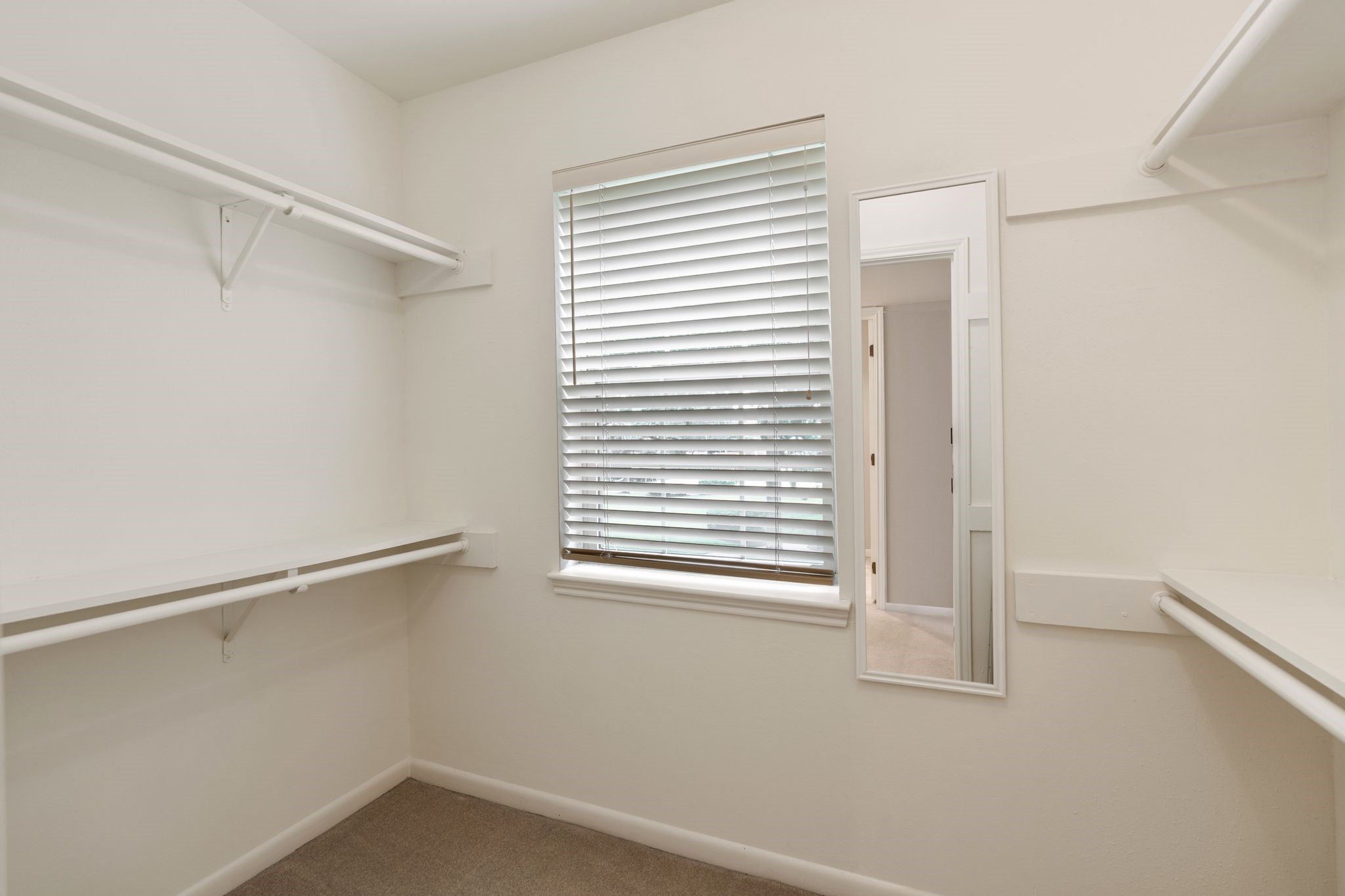  5855 Valley Forge Drive #109 - 物件實景