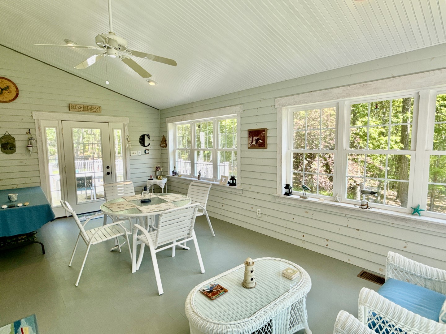 Hawley, Pennsylvania, 18428, United States, 3 Bedrooms Bedrooms, ,4 BathroomsBathrooms,Residential,For Sale,1846687